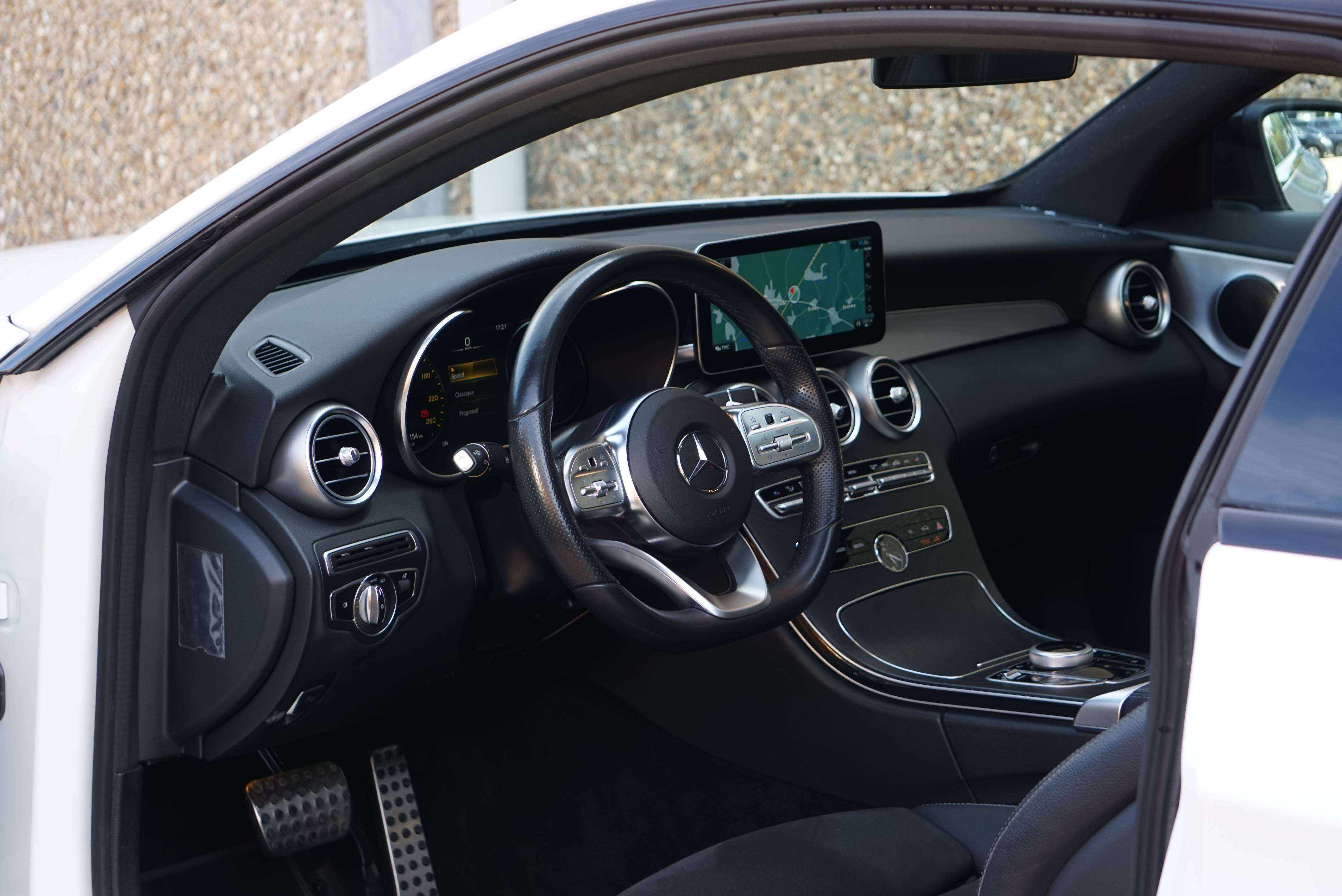 Mercedes-Benz C 200 Coupe PACK AMG / CAMERA / AUTO 9G-Tronic / PANO / CARPLAY / FULL LED
