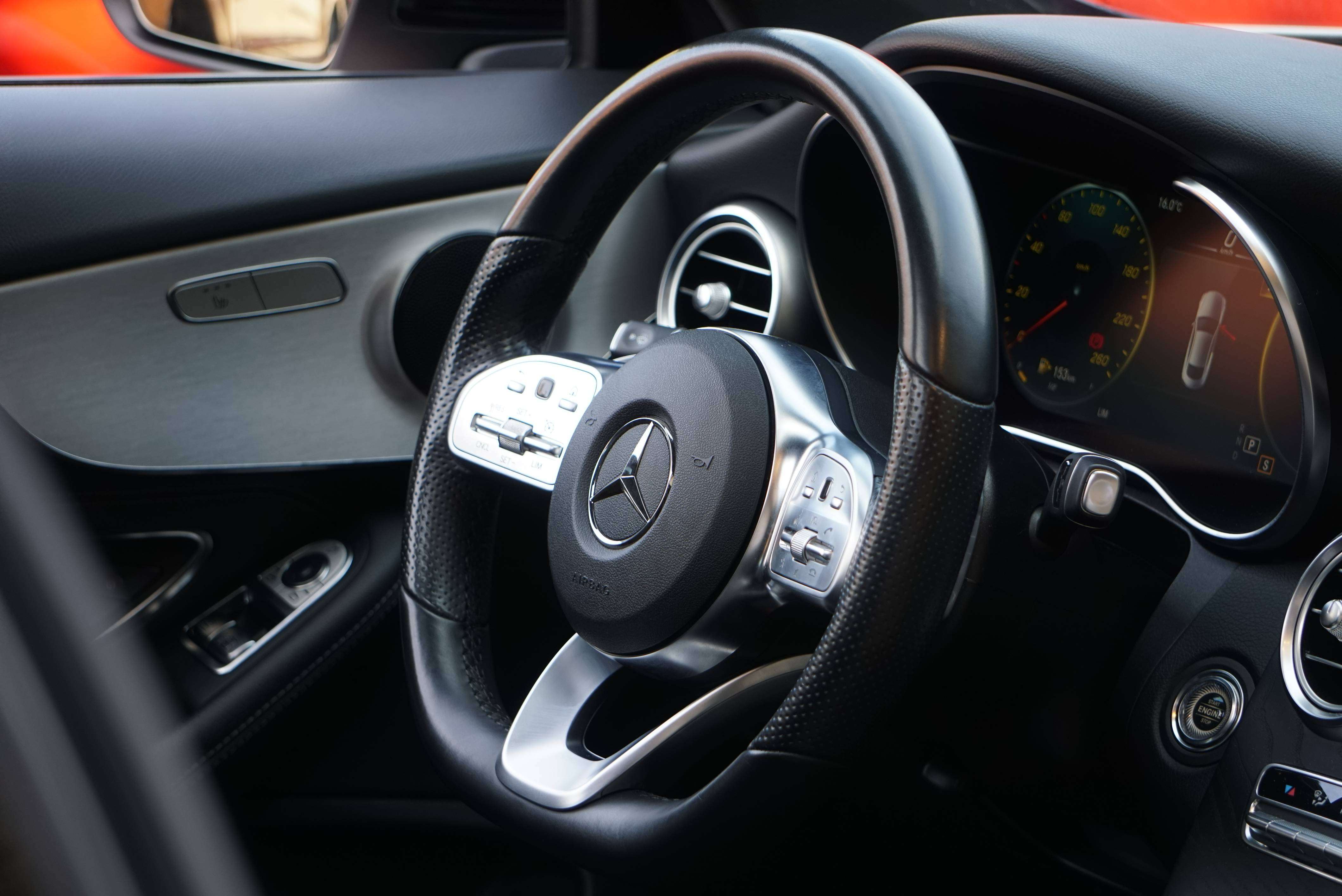 Mercedes-Benz C 200 Coupe PACK AMG / CAMERA / AUTO 9G-Tronic / PANO / CARPLAY / FULL LED