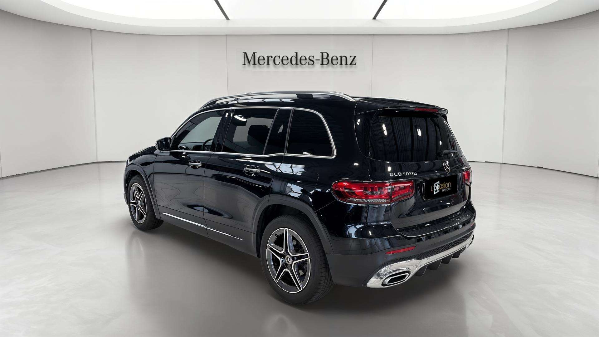 Mercedes-Benz GLB 180 GLB d AMG Line
