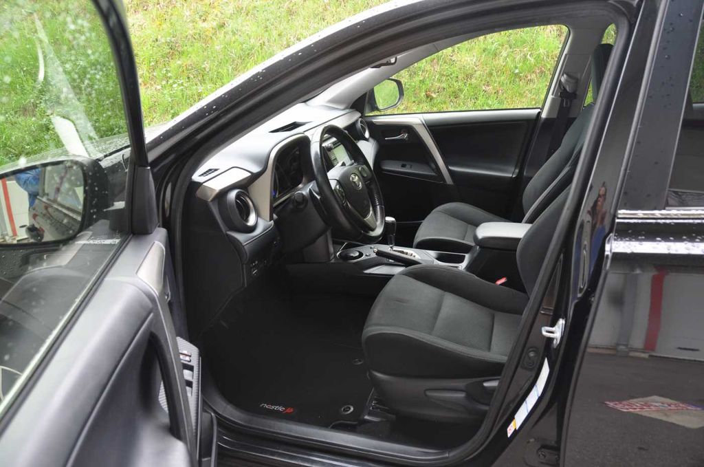 Toyota Rav 4 III (3) 150 D-CAT FAP LIFE BVA6 4WD