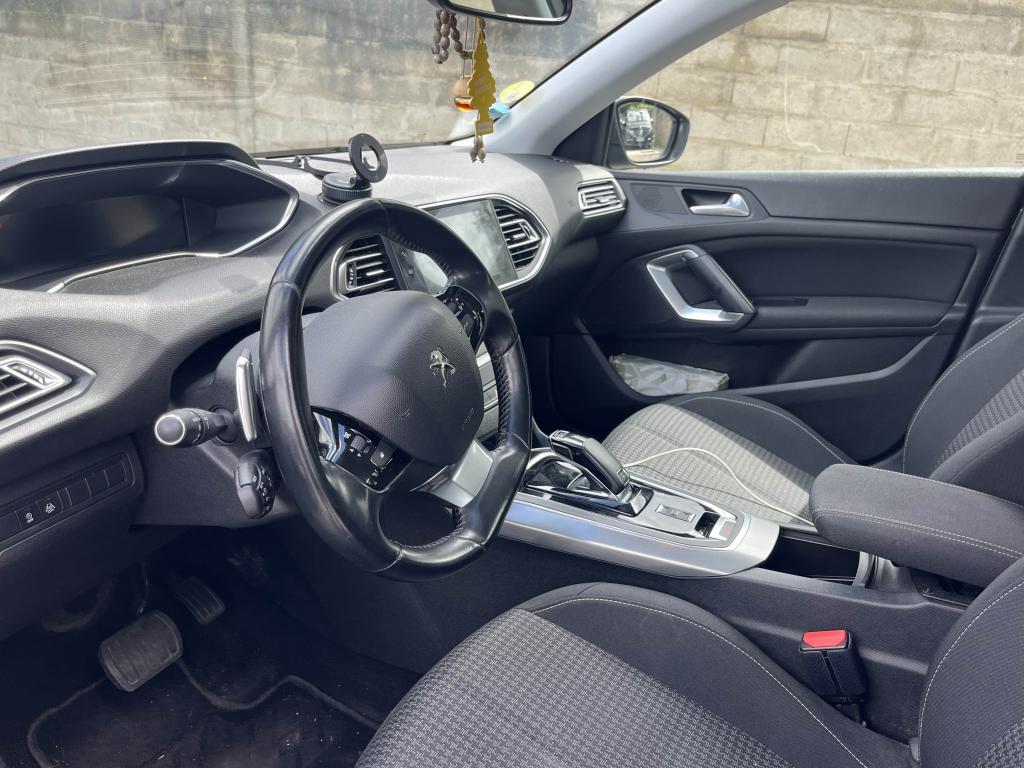 Peugeot 308 1.5 BlueHDi S&S - 130 BV EAT8 II 2013 BERLINE Allure PHASE 2