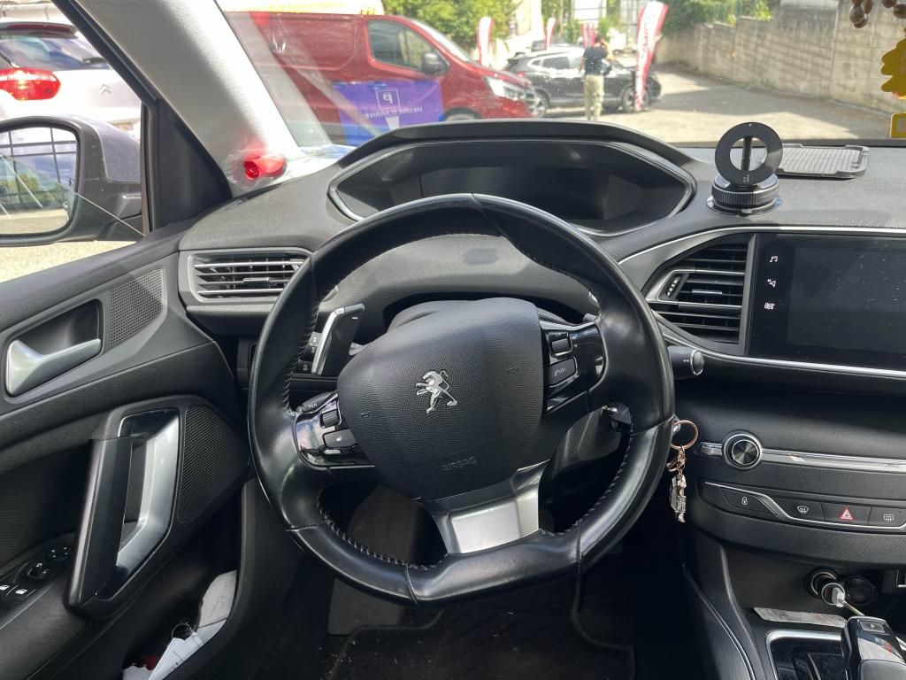 Peugeot 308 1.5 BlueHDi S&S - 130 BV EAT8 II 2013 BERLINE Allure PHASE 2