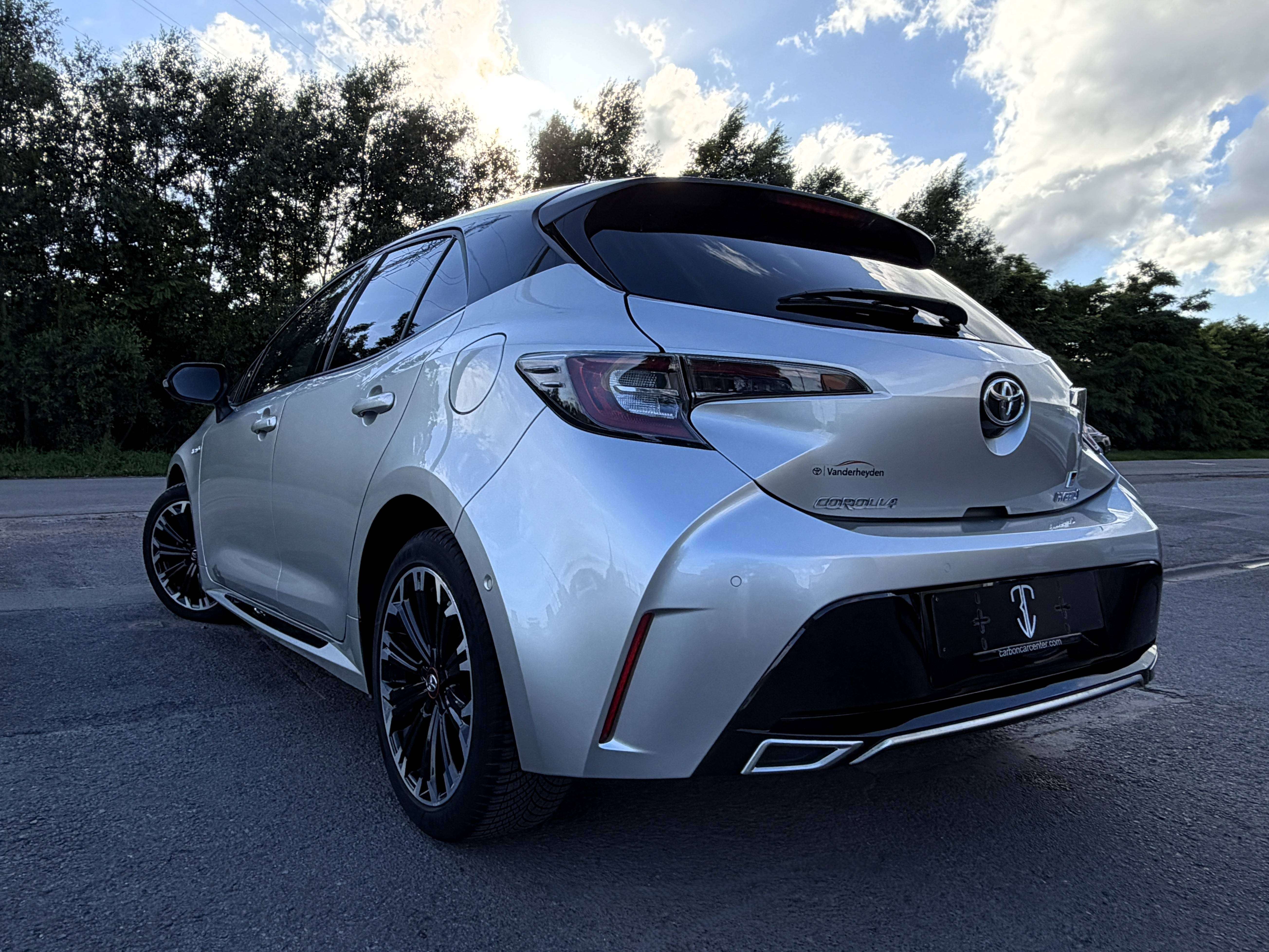 Toyota Corolla Hybrid 1.8 GR Sport e-CVT LED/CAMERA/NAVI/KEYLESS/PARK ASSIST