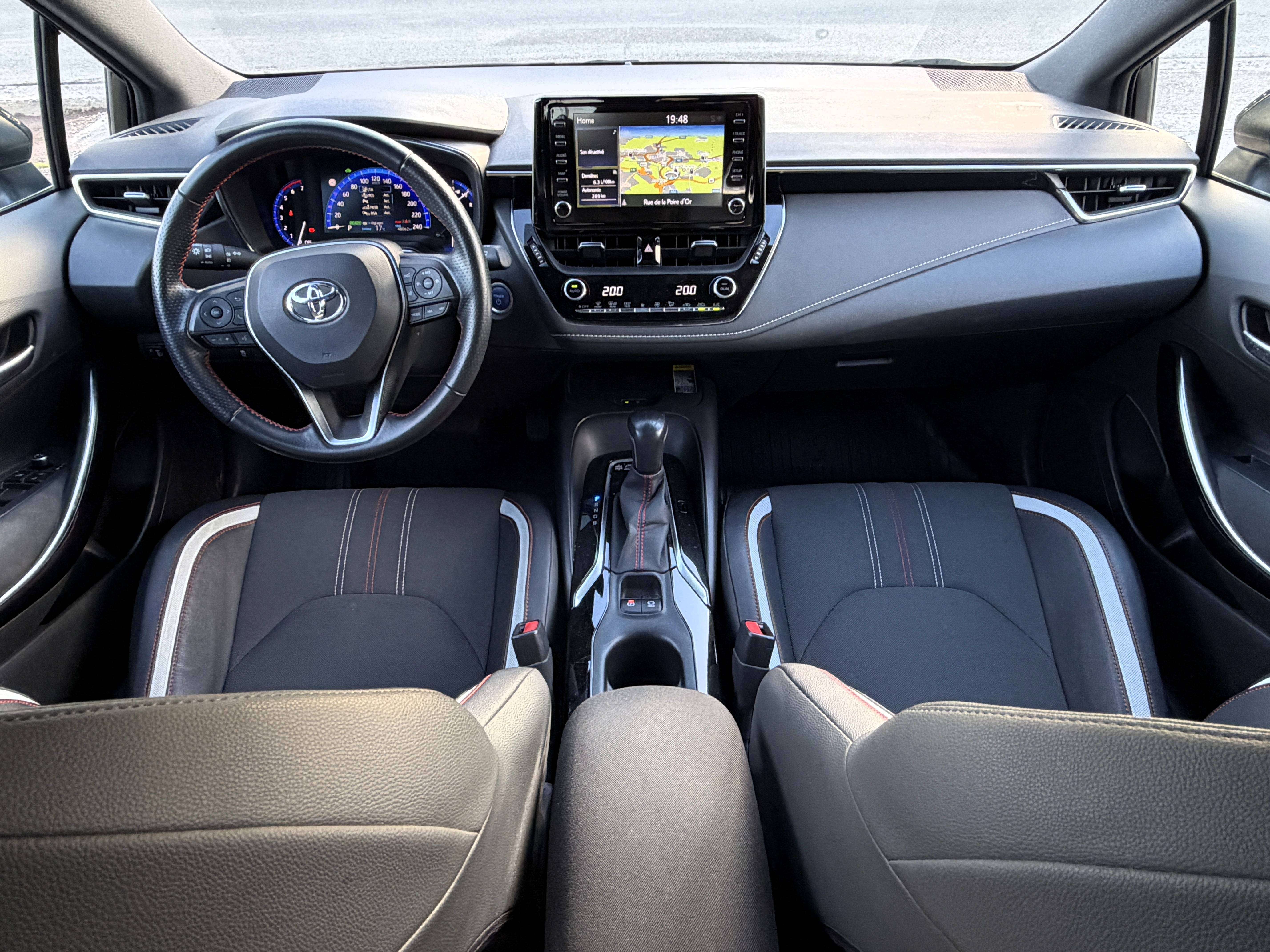 Toyota Corolla Hybrid 1.8 GR Sport e-CVT LED/CAMERA/NAVI/KEYLESS/PARK ASSIST