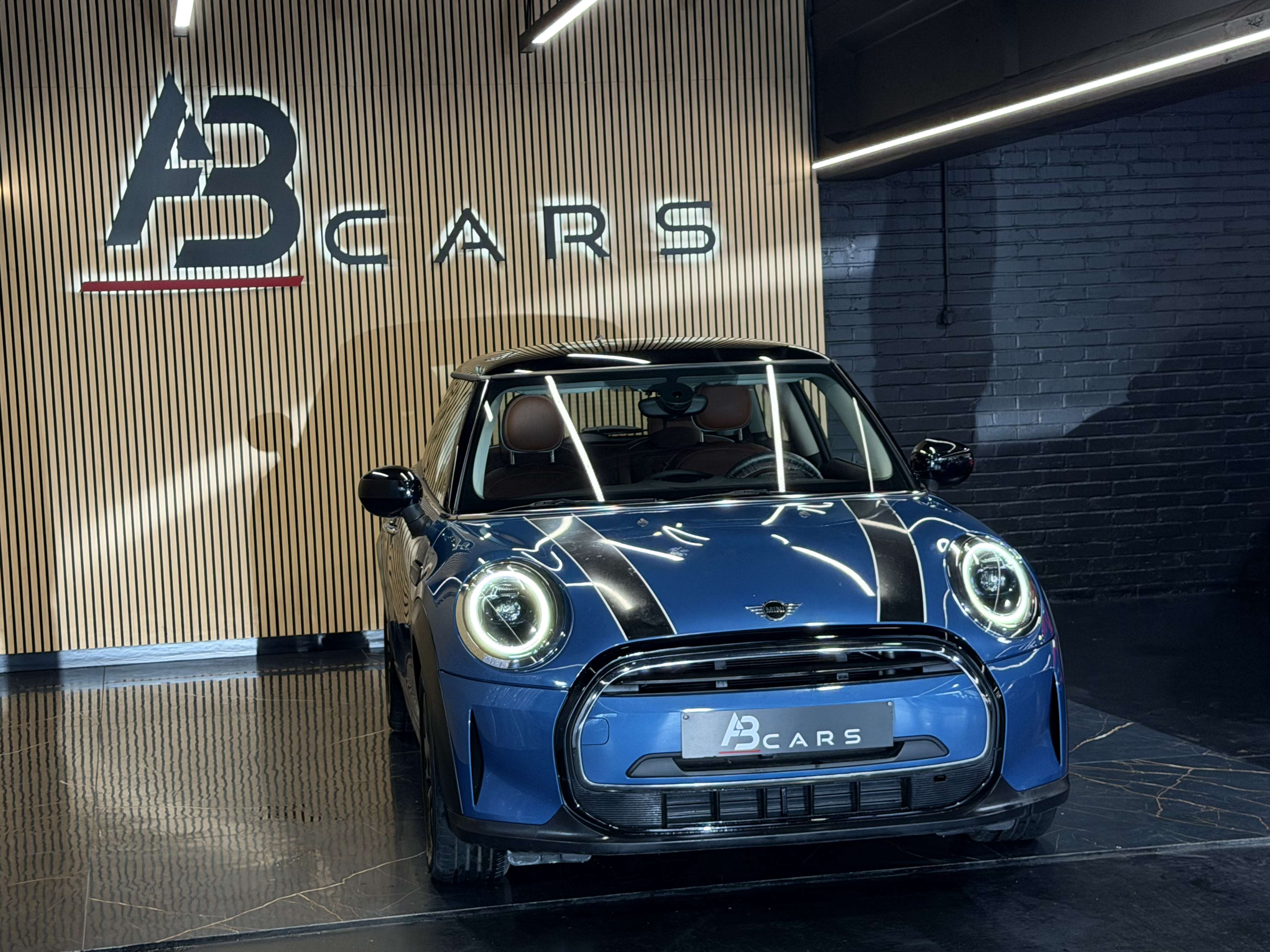 MINI Cooper 1.5i * BOITE AUTO * GARANTIE 12 MOIS * FACE LIFT * 1ER PROP *