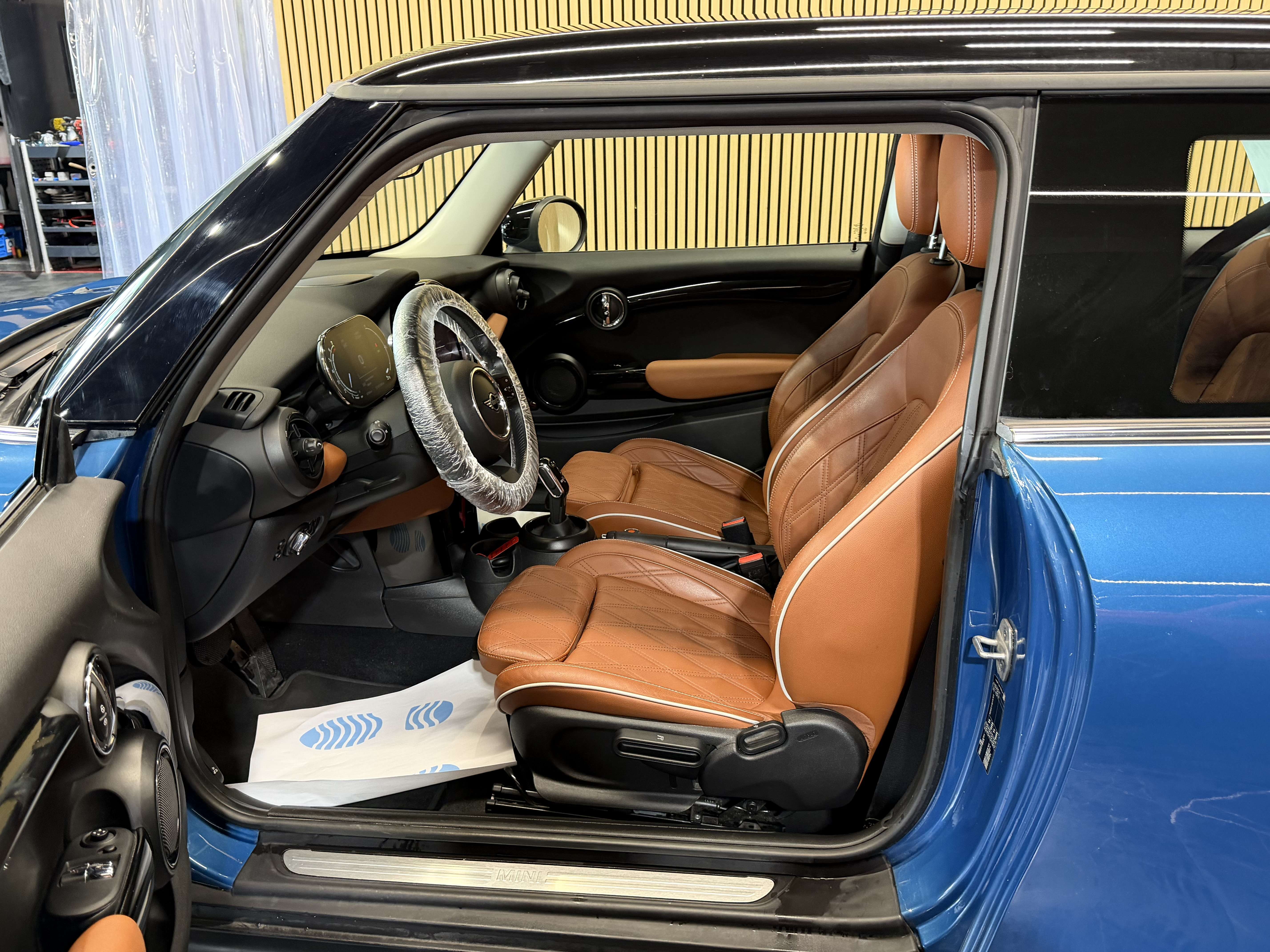 MINI Cooper 1.5i * BOITE AUTO * GARANTIE 12 MOIS * FACE LIFT * 1ER PROP *