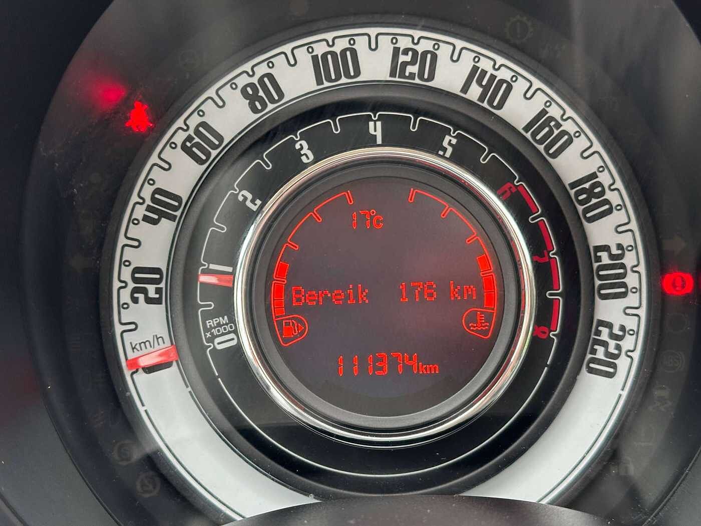 Fiat 500 1.2i Lounge SENSOR/CARPLAY/PANORAMIQUE/GPS/CLIM