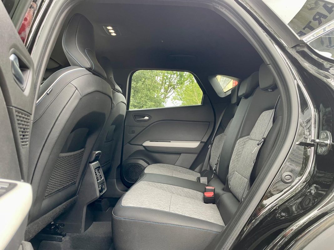 Renault Captur 1.6 E-TECH PLUG-IN 160 INTENS