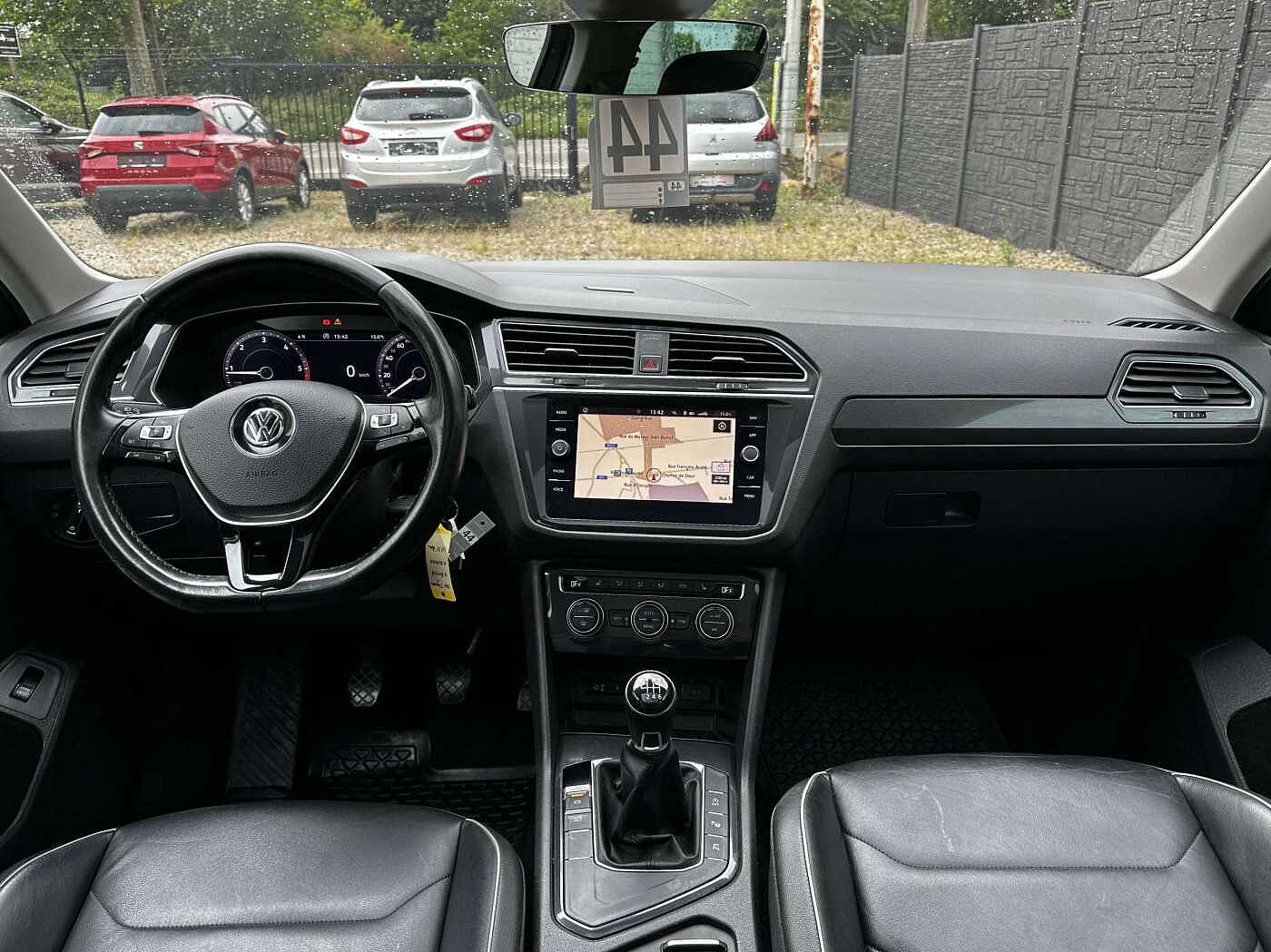 Volkswagen Tiguan 2.0 TDi SCR Highline BMT FULL OPTIONS/TOIT OUVRANT/CUIR/XENON/COKCPIT