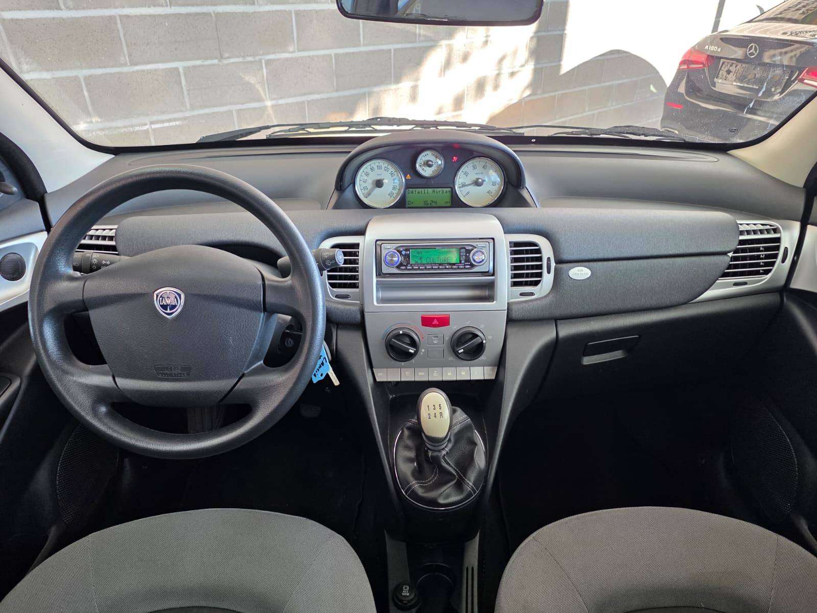 Lancia Ypsilon 🟢1.2 ESSENCE 60CV