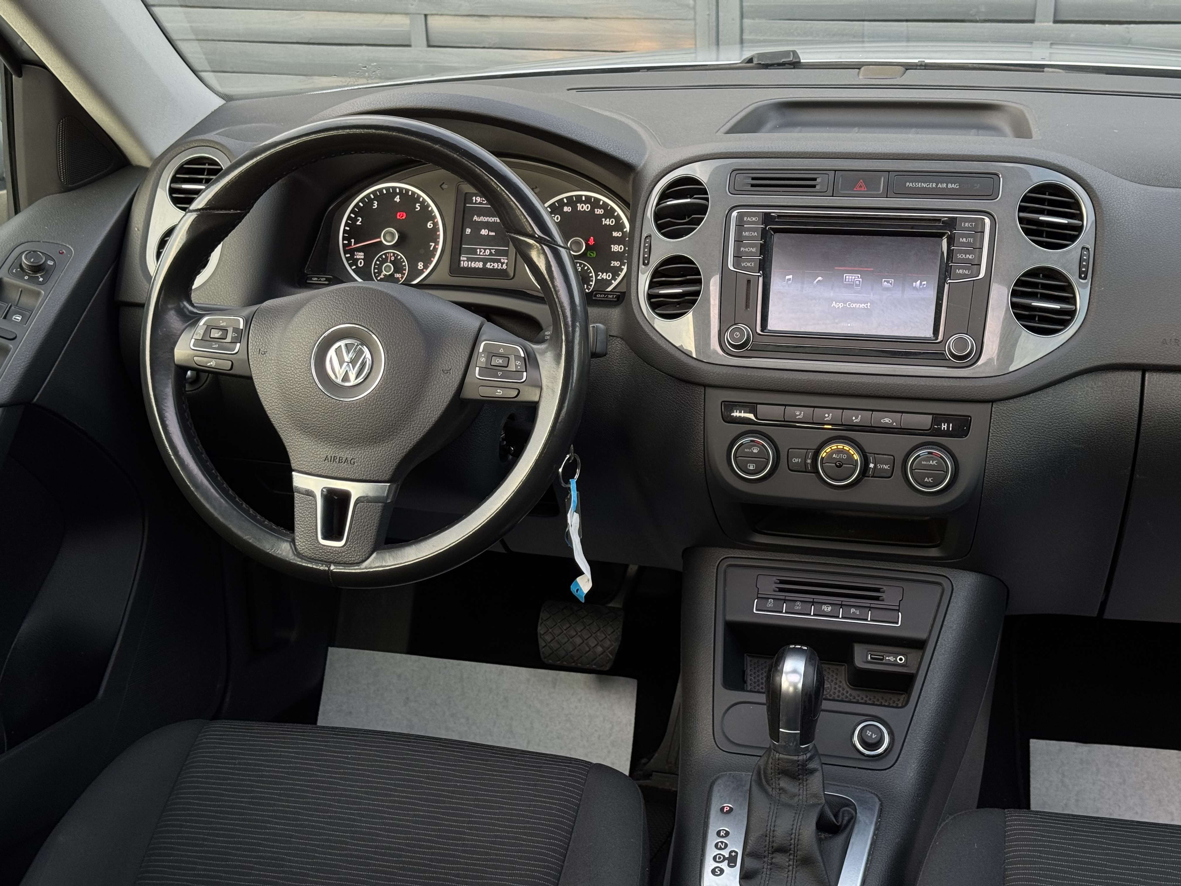 Volkswagen Tiguan 1.4 TSI */*BOITE AUTO+TOIT PANO+CARNET */*