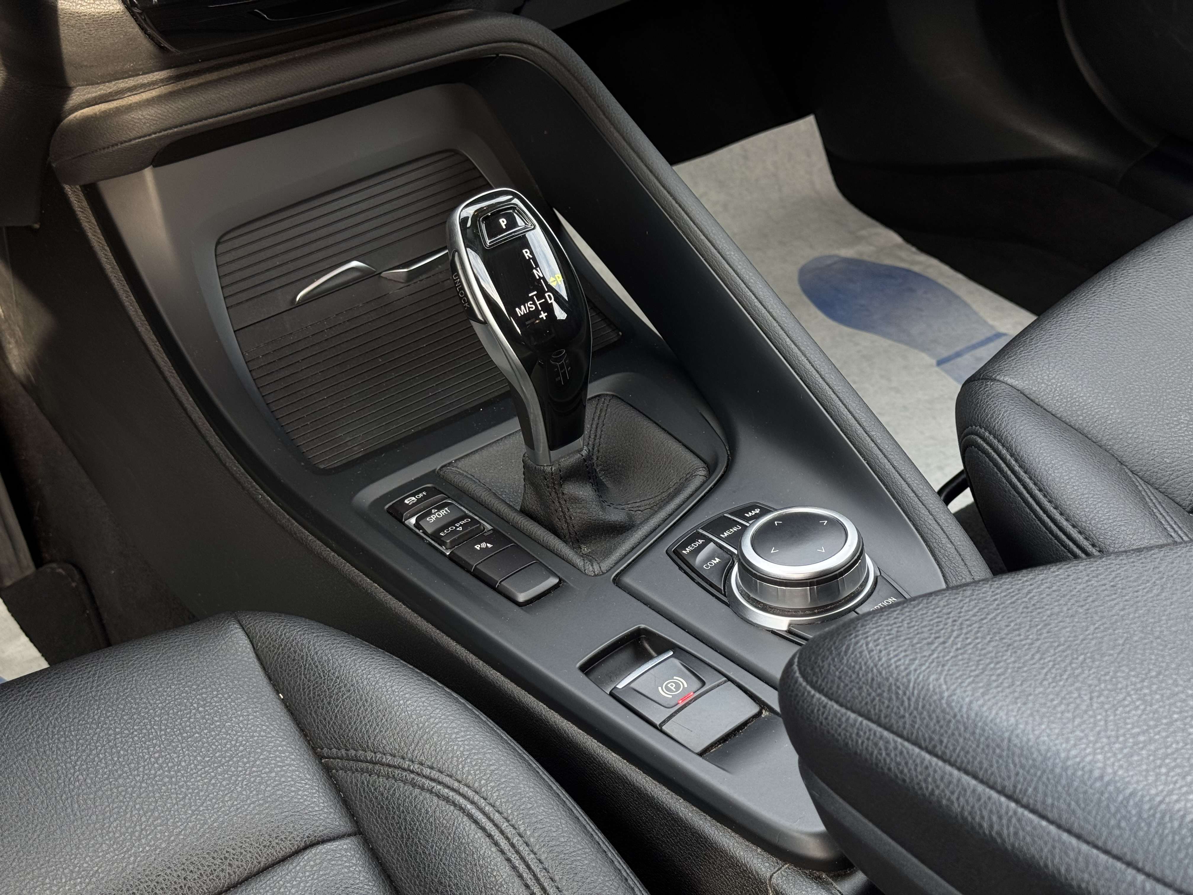 BMW X1 1.5 dA sDrive16 */*BOITE AUTO+CUIR+CARNET */*