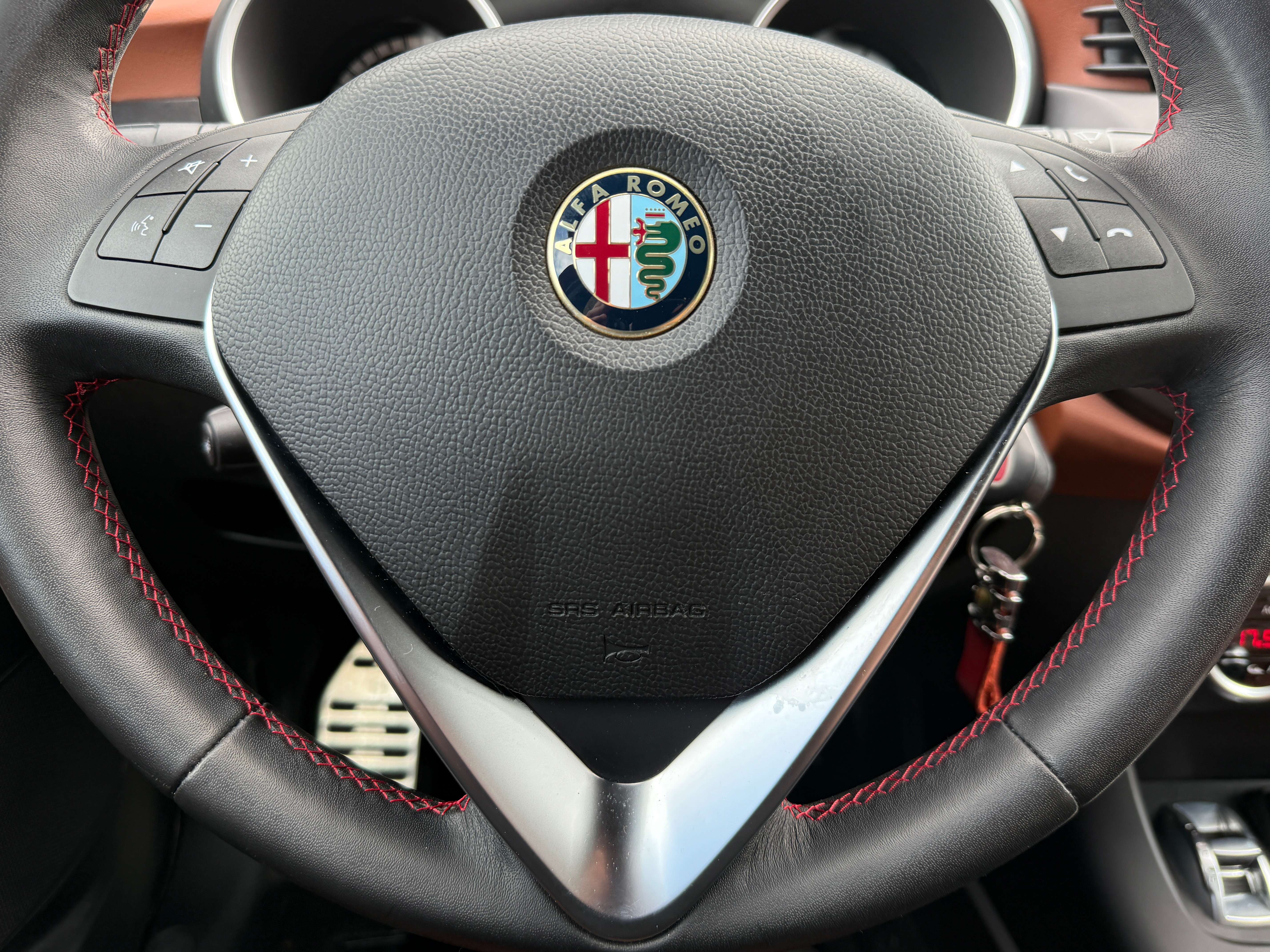 Alfa Romeo Giulietta Giulietta 1.6 JTDm Sportivo /Cuir/Pdc/Led/1erProp/Garantie/