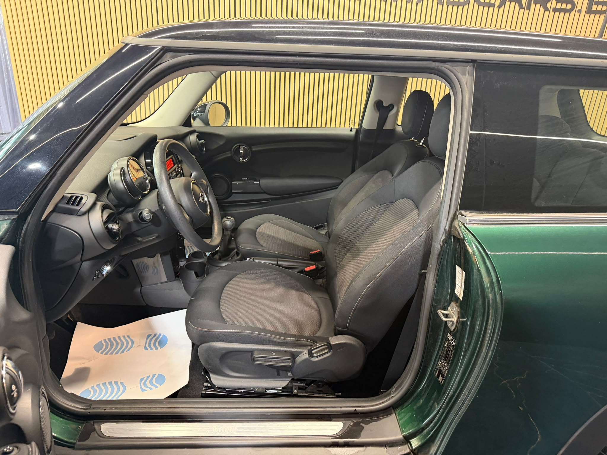 MINI Cooper 1.5 * GARANTIE 12 MOIS * 1ER PROP *