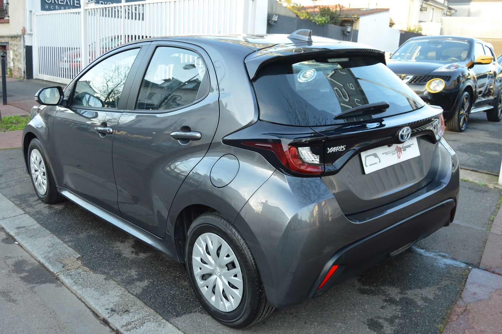 Toyota YARIS 116H DYNAMIC BUSINESS 5P + PROGRAMME BEYOND ZERO ACADEMY MY21