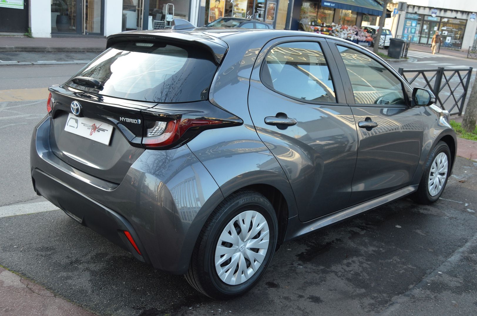 Toyota YARIS 116H DYNAMIC BUSINESS 5P + PROGRAMME BEYOND ZERO ACADEMY MY21