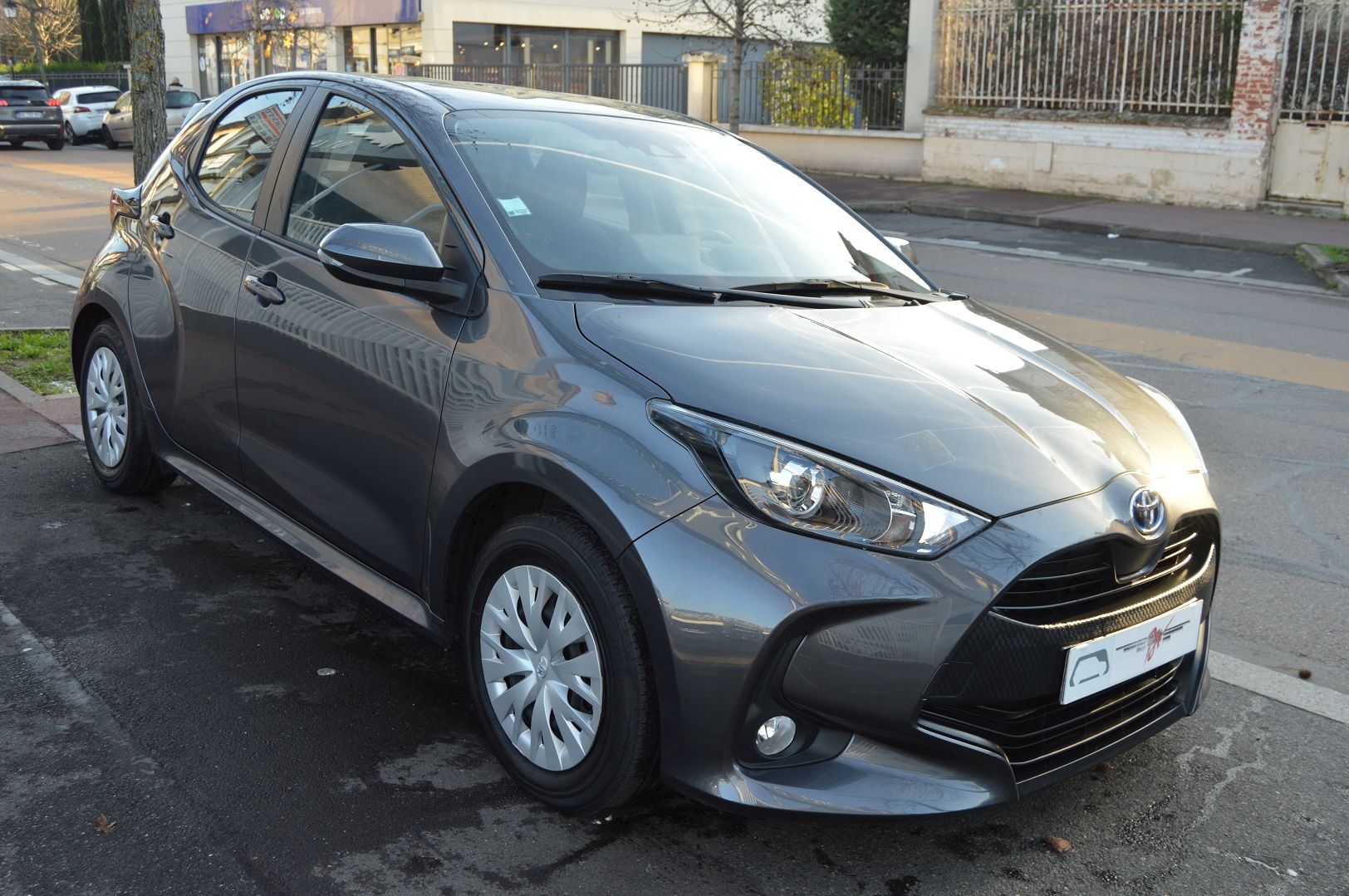 Toyota YARIS 116H DYNAMIC BUSINESS 5P + PROGRAMME BEYOND ZERO ACADEMY MY21