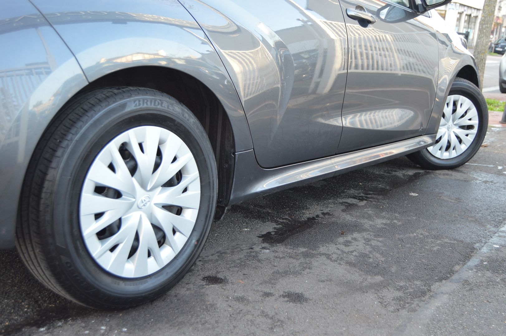 Toyota YARIS 116H DYNAMIC BUSINESS 5P + PROGRAMME BEYOND ZERO ACADEMY MY21