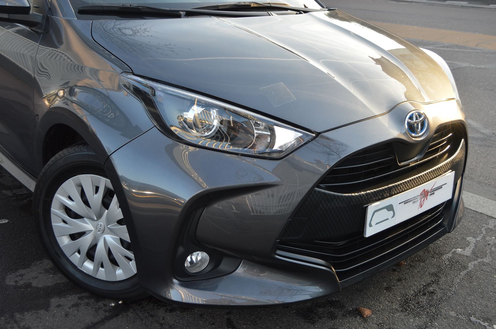 Toyota YARIS 116H DYNAMIC BUSINESS 5P + PROGRAMME BEYOND ZERO ACADEMY MY21