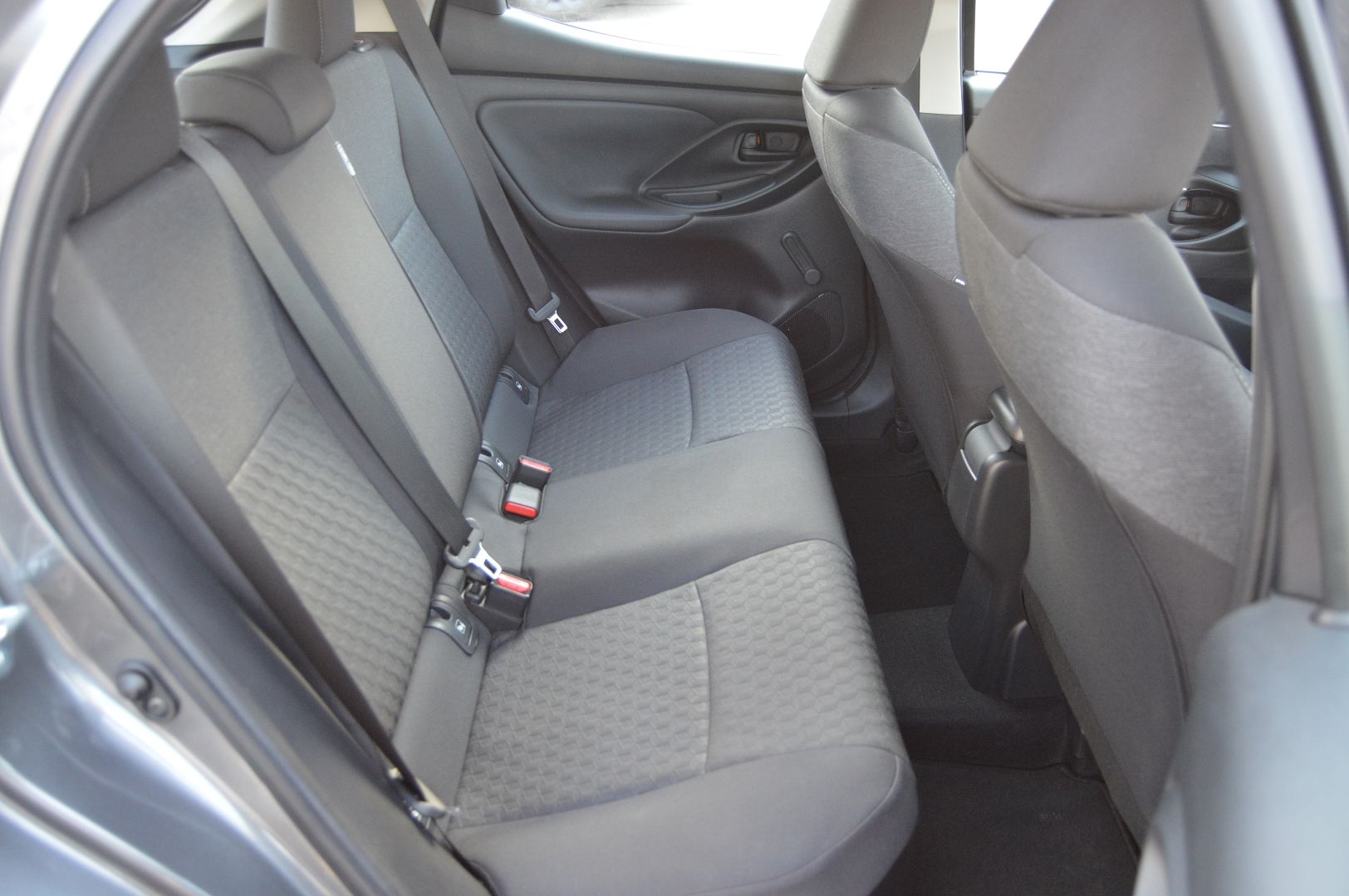 Toyota YARIS 116H DYNAMIC BUSINESS 5P + PROGRAMME BEYOND ZERO ACADEMY MY21