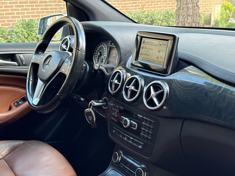 Mercedes-Benz CLASSE B 180 FASCINATION 7G-DCT * CUIR * CAMERA * GPS * GARANTIE