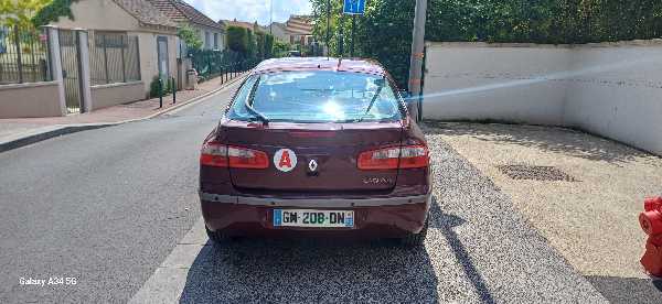 Renault Laguna II (2) 2.0 16V 135 CARMINAT BVA