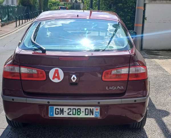 Renault Laguna II (2) 2.0 16V 135 CARMINAT BVA
