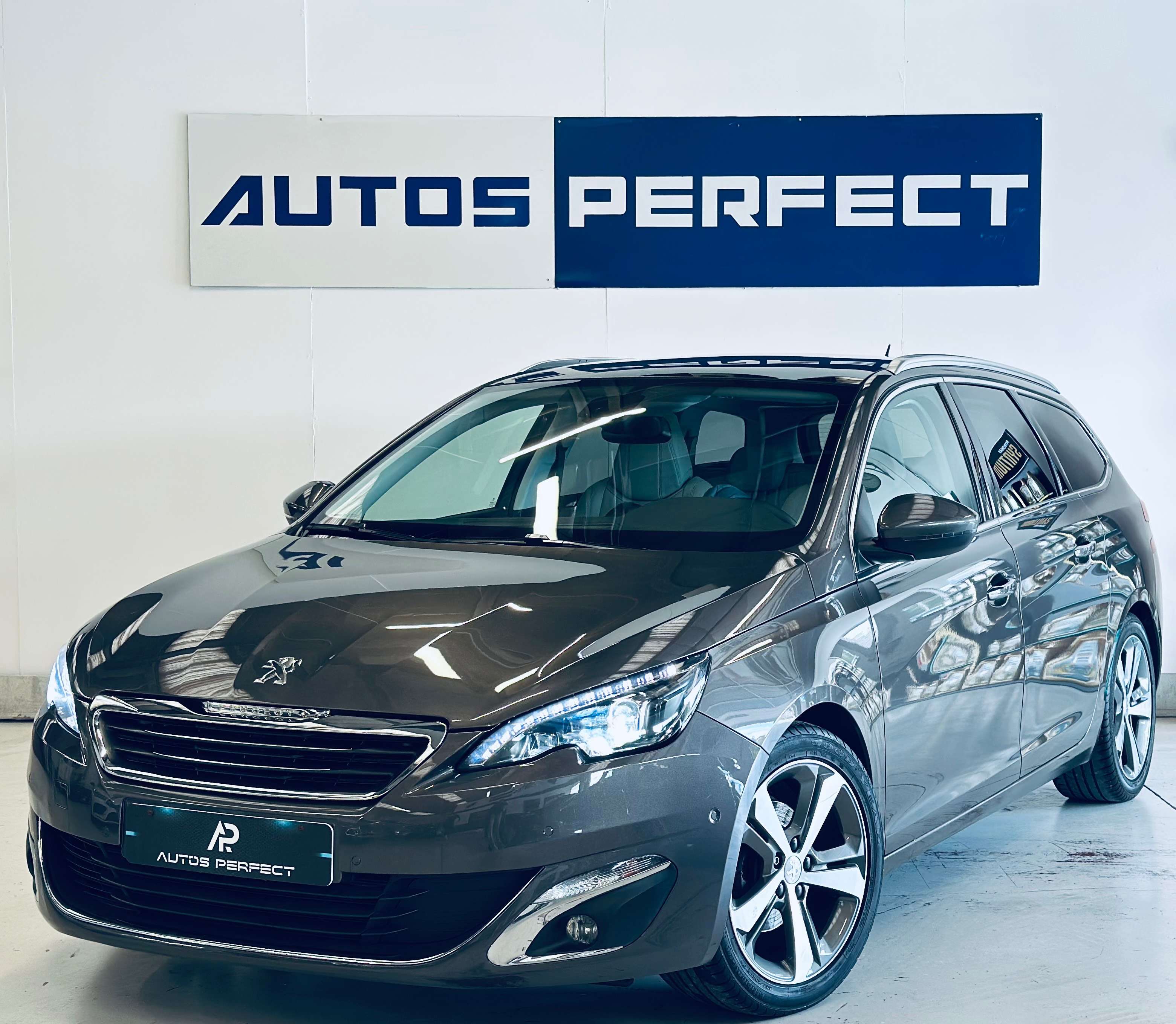 Peugeot 308 1.2 CAMERA PANO PDC LIM CRUISE CLIM BIZONE BLUETOOTH