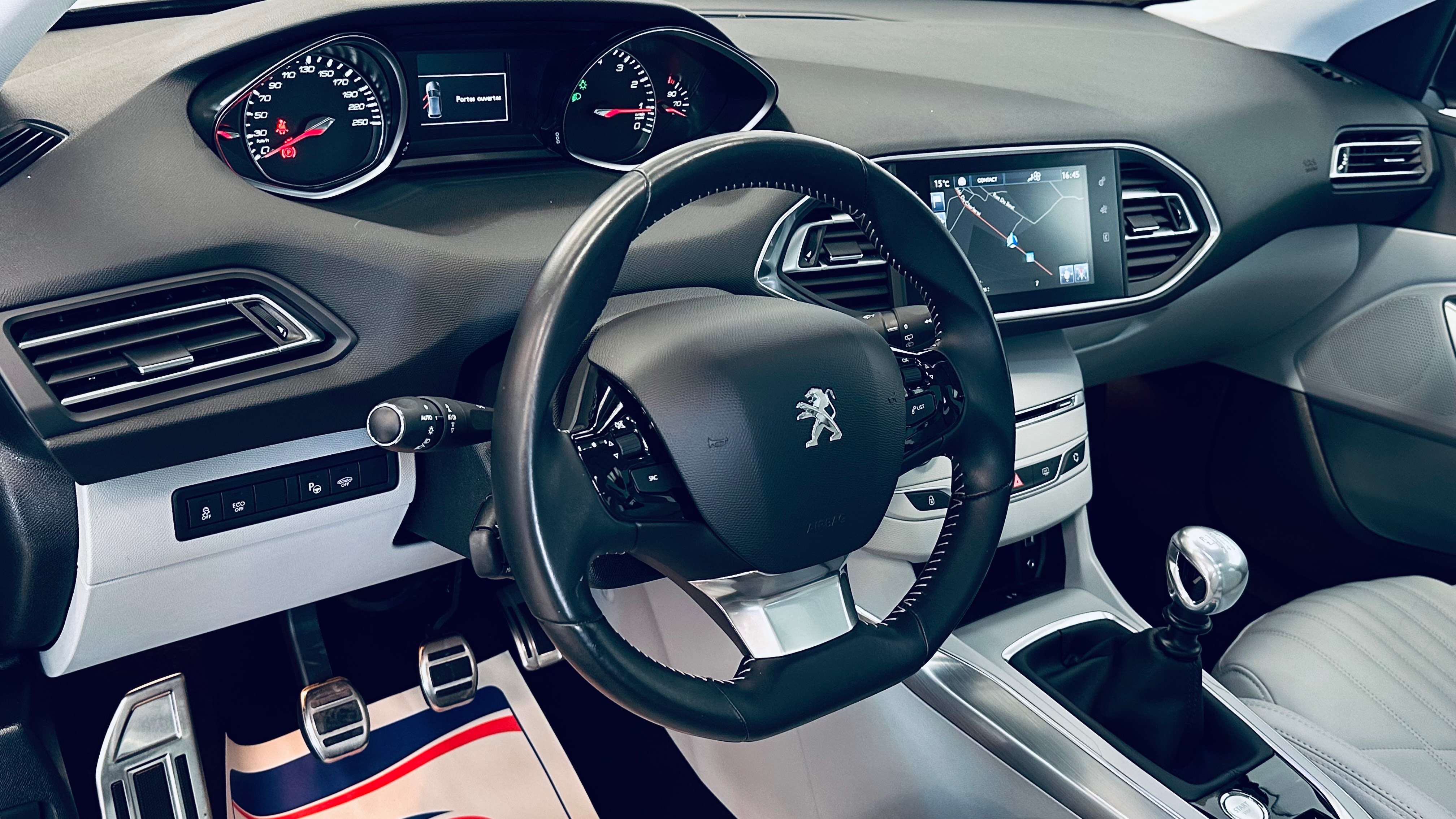 Peugeot 308 1.2 CAMERA PANO PDC LIM CRUISE CLIM BIZONE BLUETOOTH