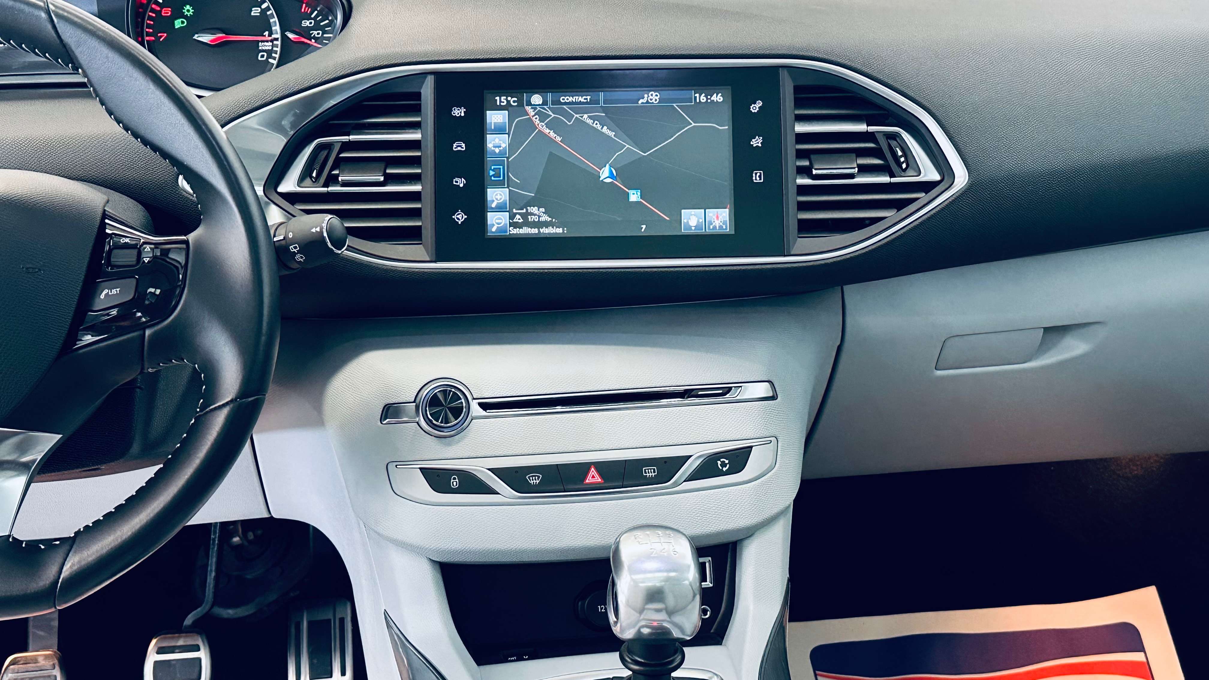 Peugeot 308 1.2 CAMERA PANO PDC LIM CRUISE CLIM BIZONE BLUETOOTH