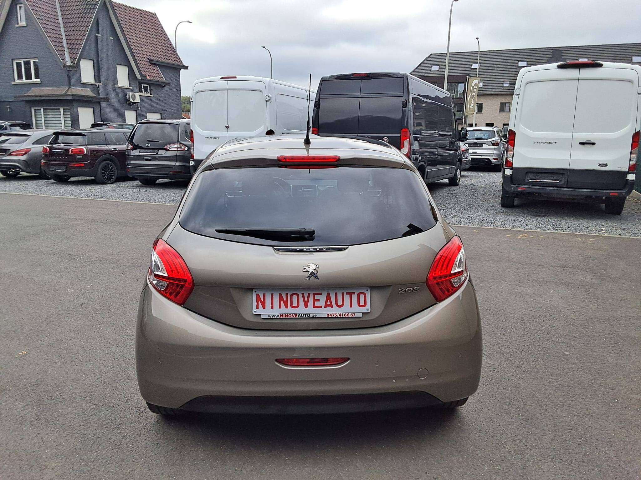Peugeot 208 208 1.2i Allure PANORAMISCH DAK PARKH VOOR&ACHTER