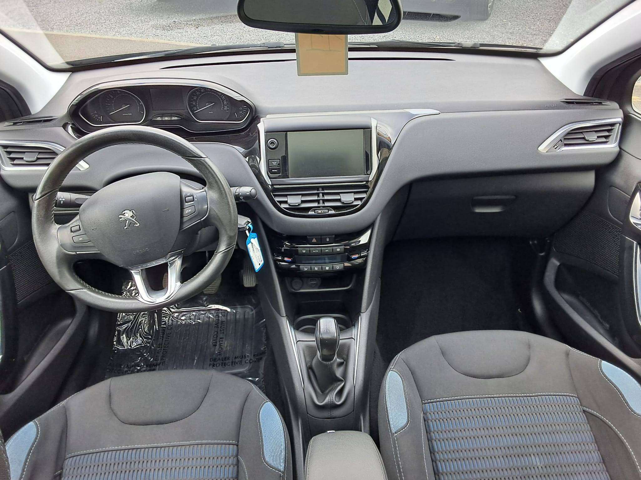 Peugeot 208 208 1.2i Allure PANORAMISCH DAK PARKH VOOR&ACHTER
