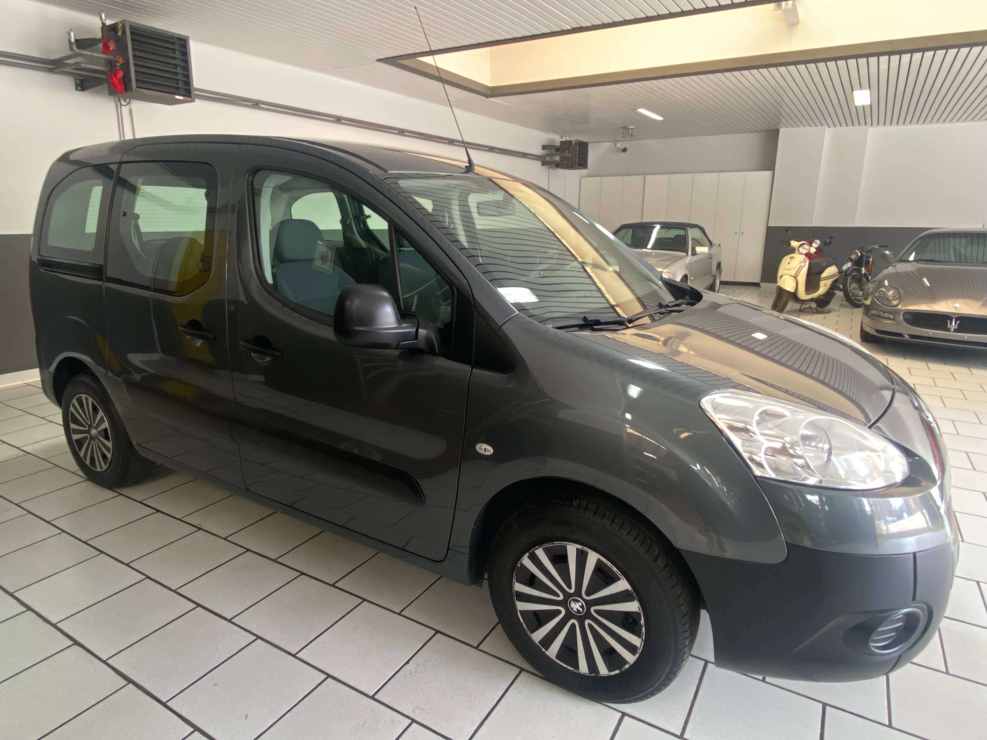 Peugeot Partner Partner Tepee 1.6 HDi Active // 1ER PROPRIETAIRE+GARANTIE 12 MOIS+CARPASS//