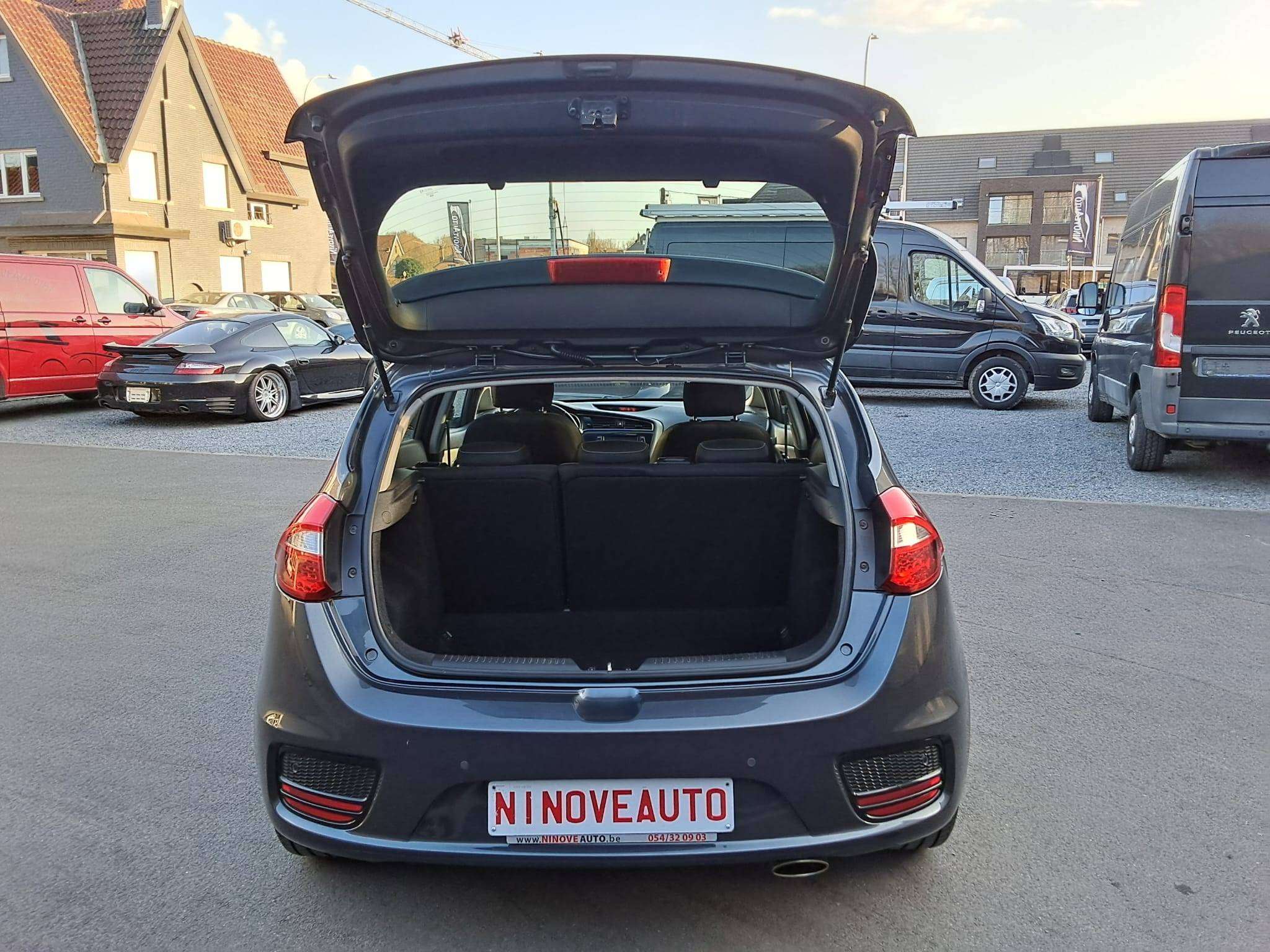 Kia Ceed / cee'd 1.4i Access CARPLAY CAM PARKHULP ACHT CRUISE NAV
