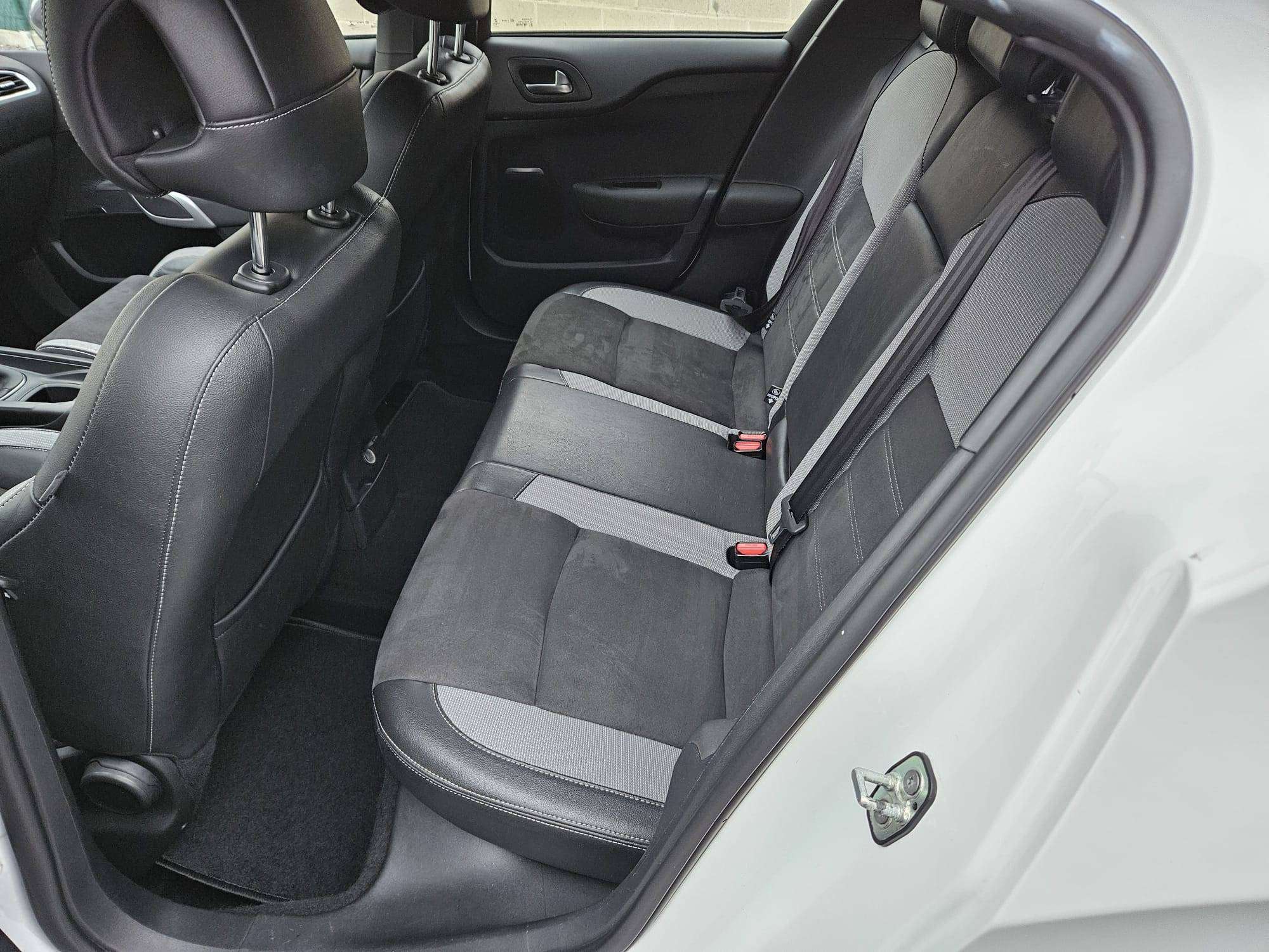 DS Automobiles DS 4 1.6d BlueHDi Be Chic S* NAV PARKSENSO CRUISE CONTR