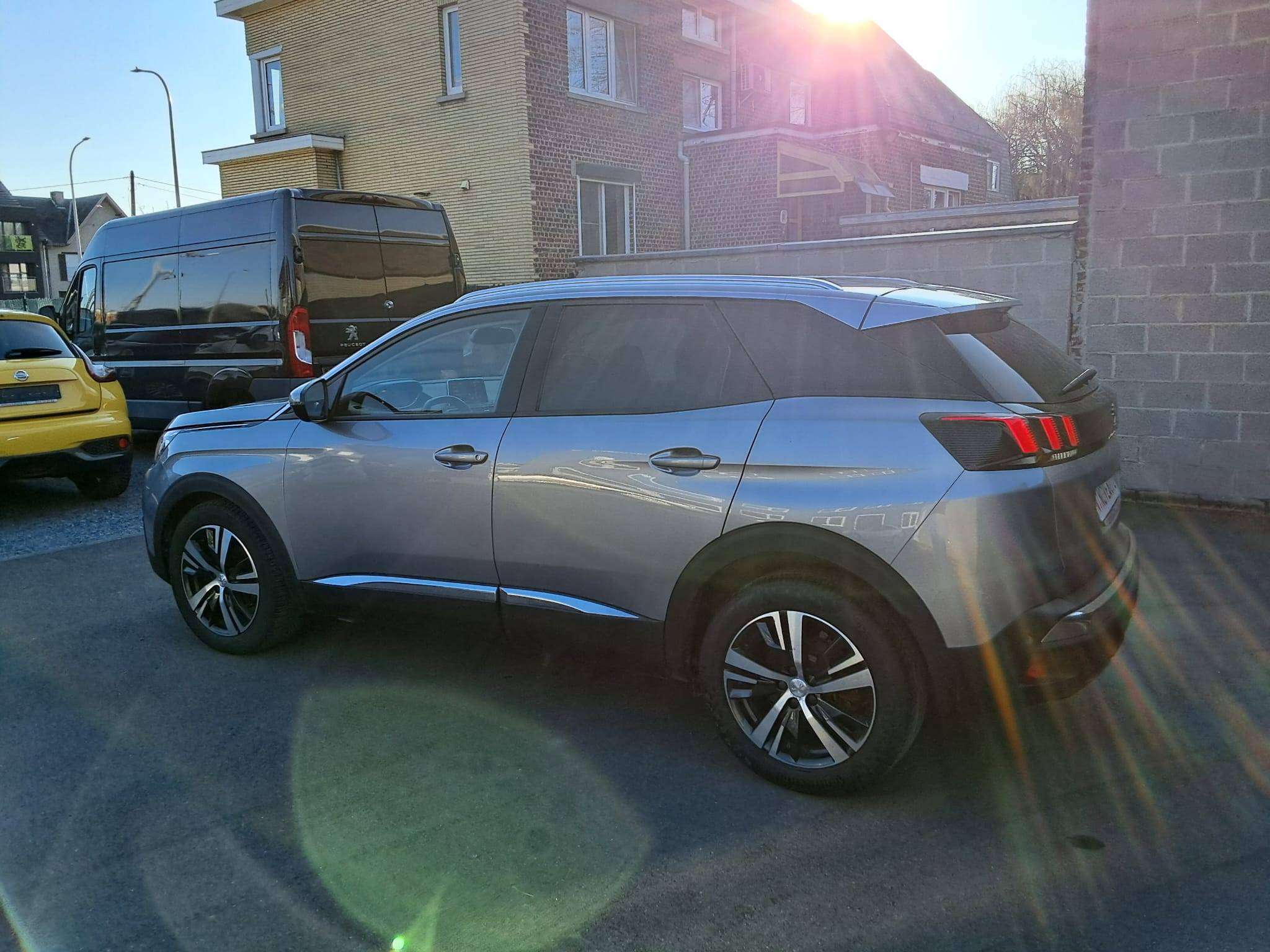 Peugeot 3008 1.5 BlueHDi Allure CARPLAY 360°CAM PANO DAK CRUISE