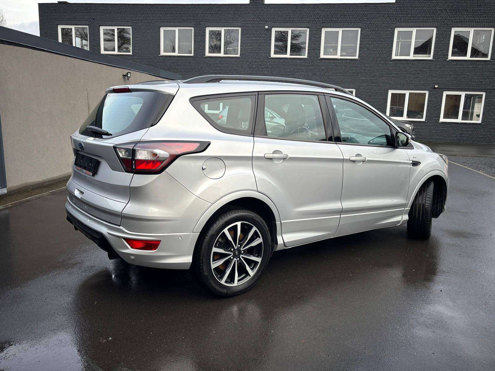 Ford Kuga 1.5d TDCi ST LINE*NAV PARKASSIST HALF LEDER CRUISE