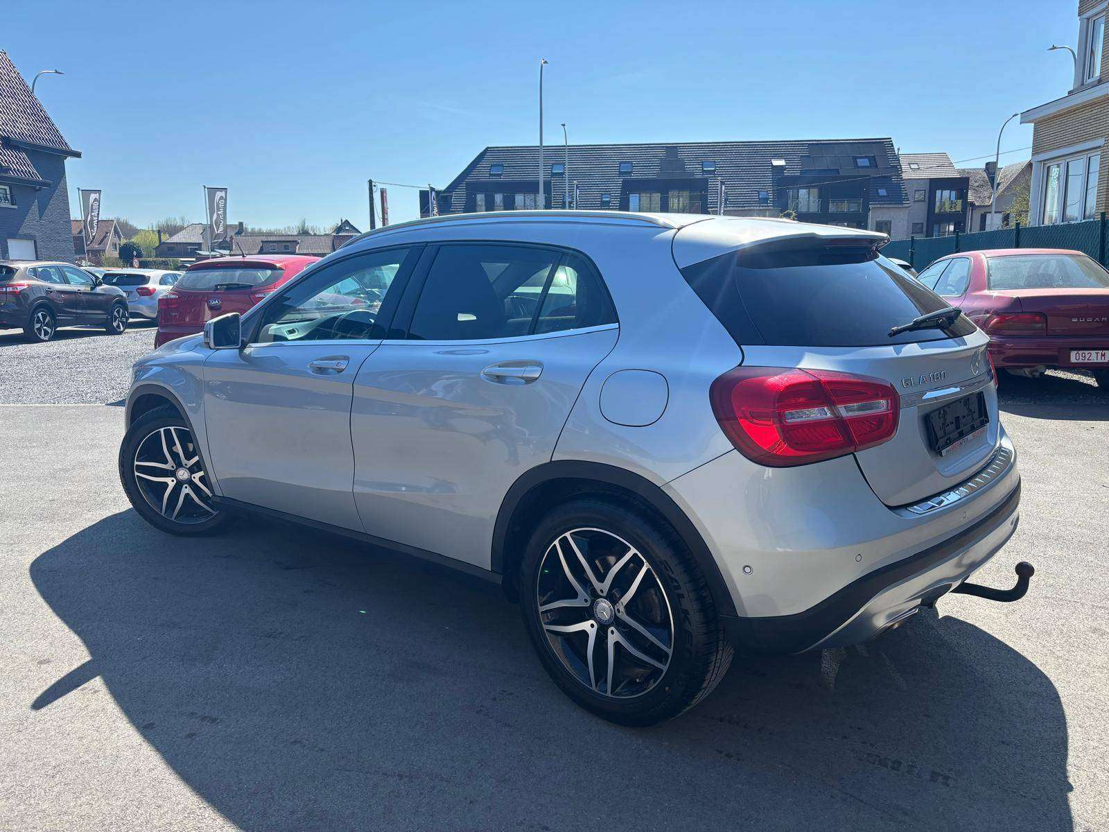 Mercedes-Benz GLA 180 i X156 Activity Edition*NAV PARKSENSOR CRUISE BT
