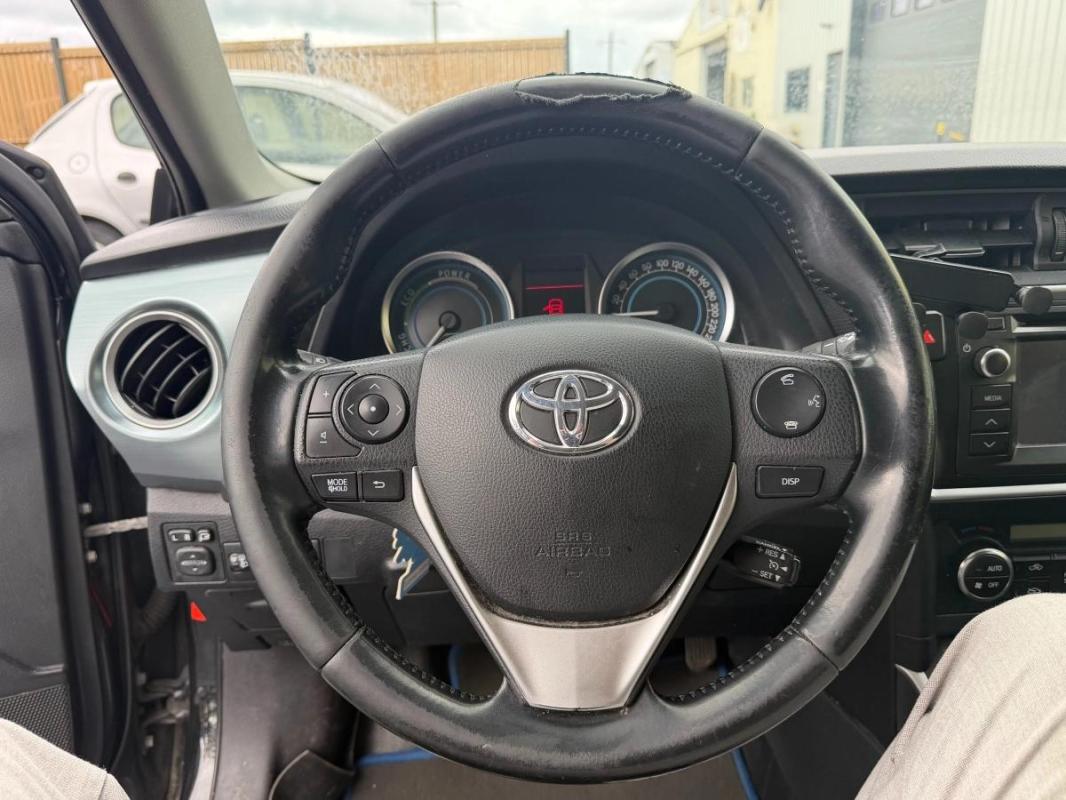 Toyota Auris 1.8 HSD 136H 100 FULL-HYBRID DYNAMIC BVA CAMERA DE RECUL-SIEGES CHAUFFANTS-GPS
