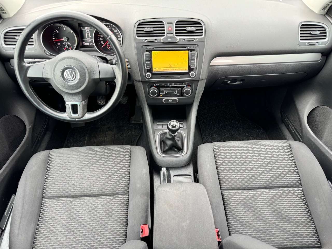 Volkswagen Golf 1.6 CR TDi - Navi - Parkeersensoren