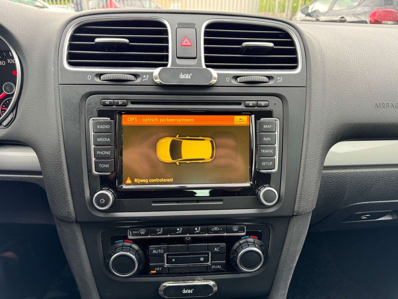 Volkswagen Golf 1.6 CR TDi - Navi - Parkeersensoren
