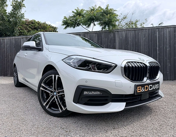 BMW 118 118i 18"M/CARPLAY/NAVI/SAFETY/CRUISE/ZETELVERW.