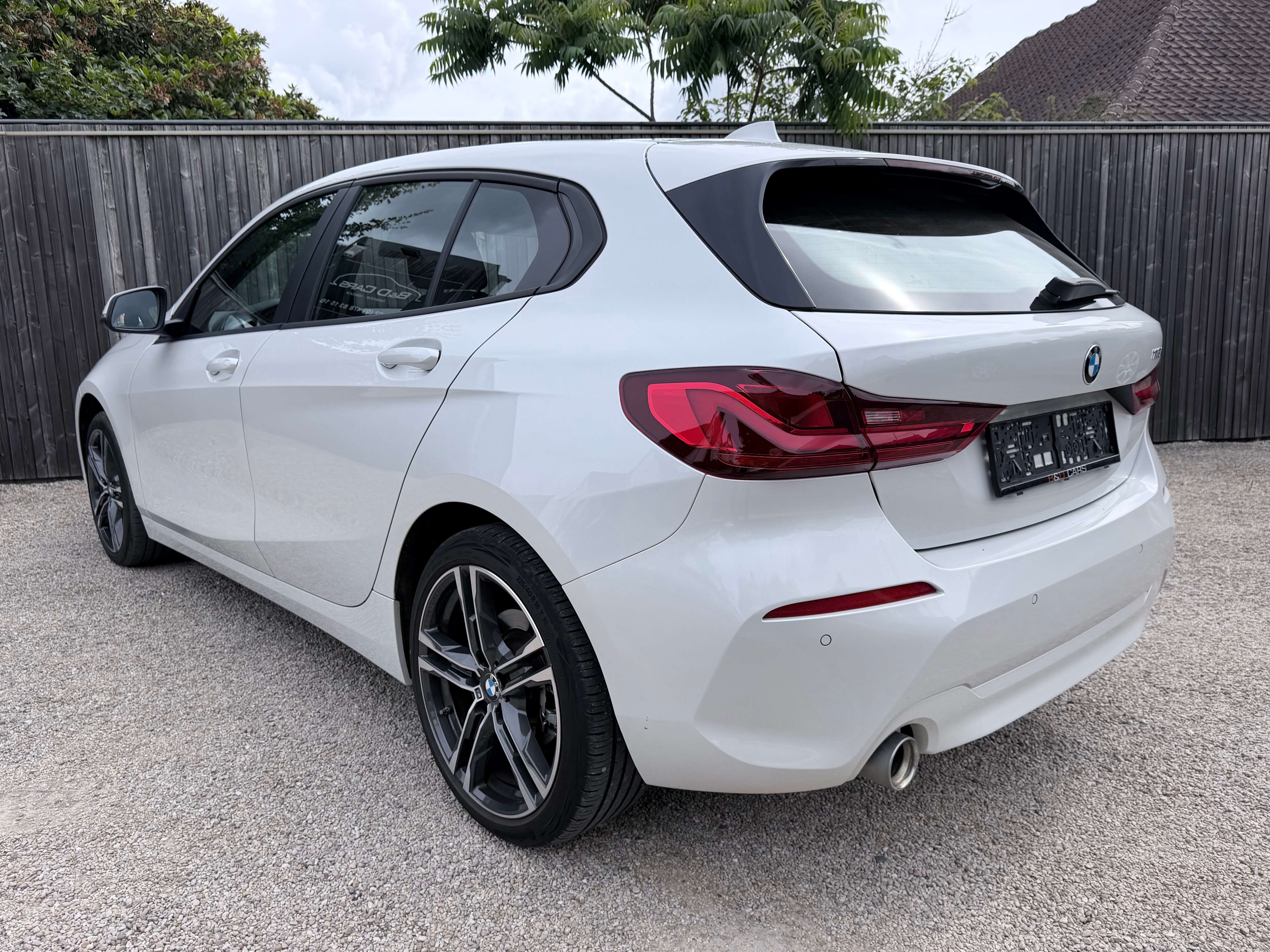 BMW 118 118i 18"M/CARPLAY/NAVI/SAFETY/CRUISE/ZETELVERW.