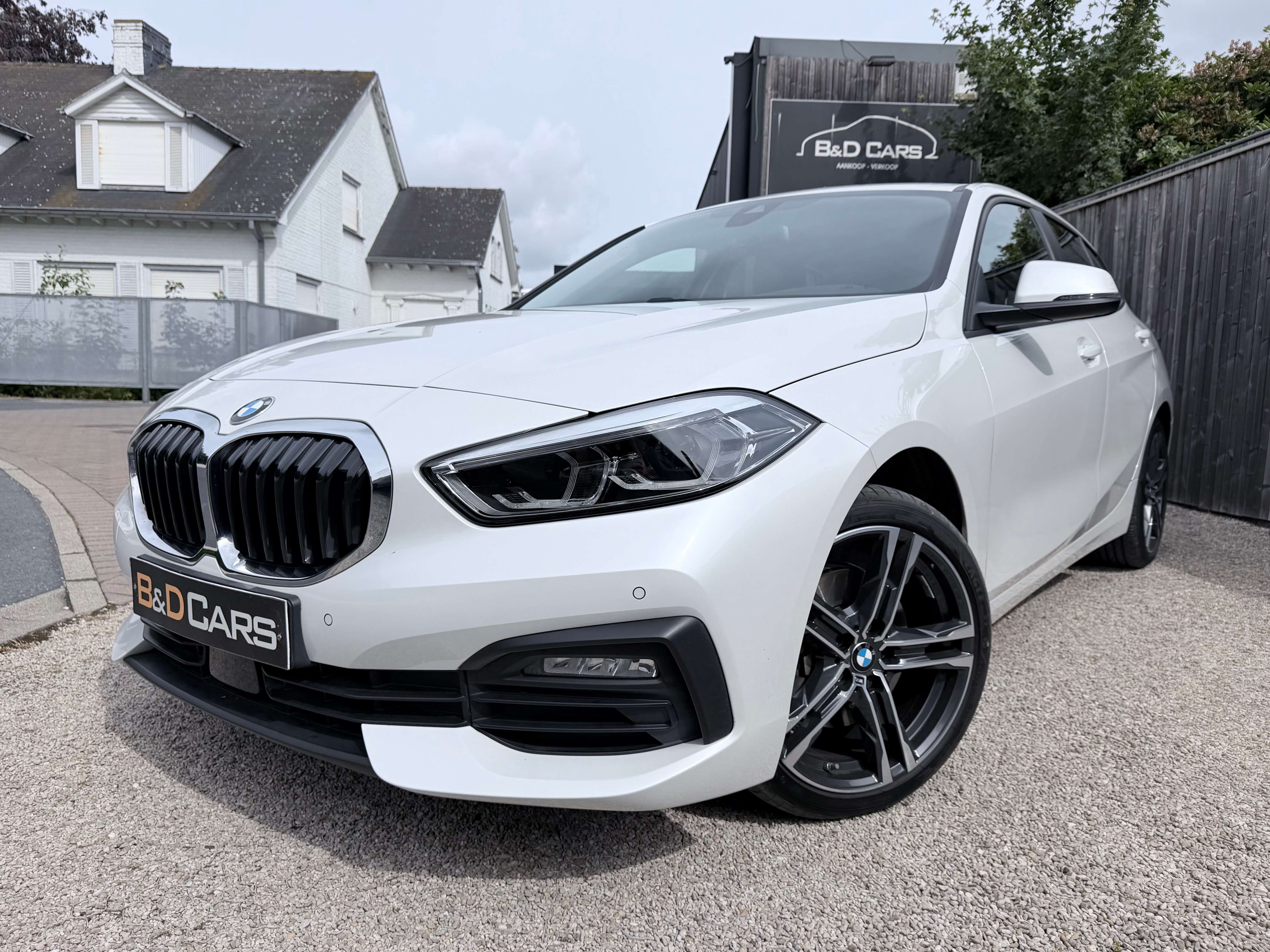 BMW 118 118i 18"M/CARPLAY/NAVI/SAFETY/CRUISE/ZETELVERW.