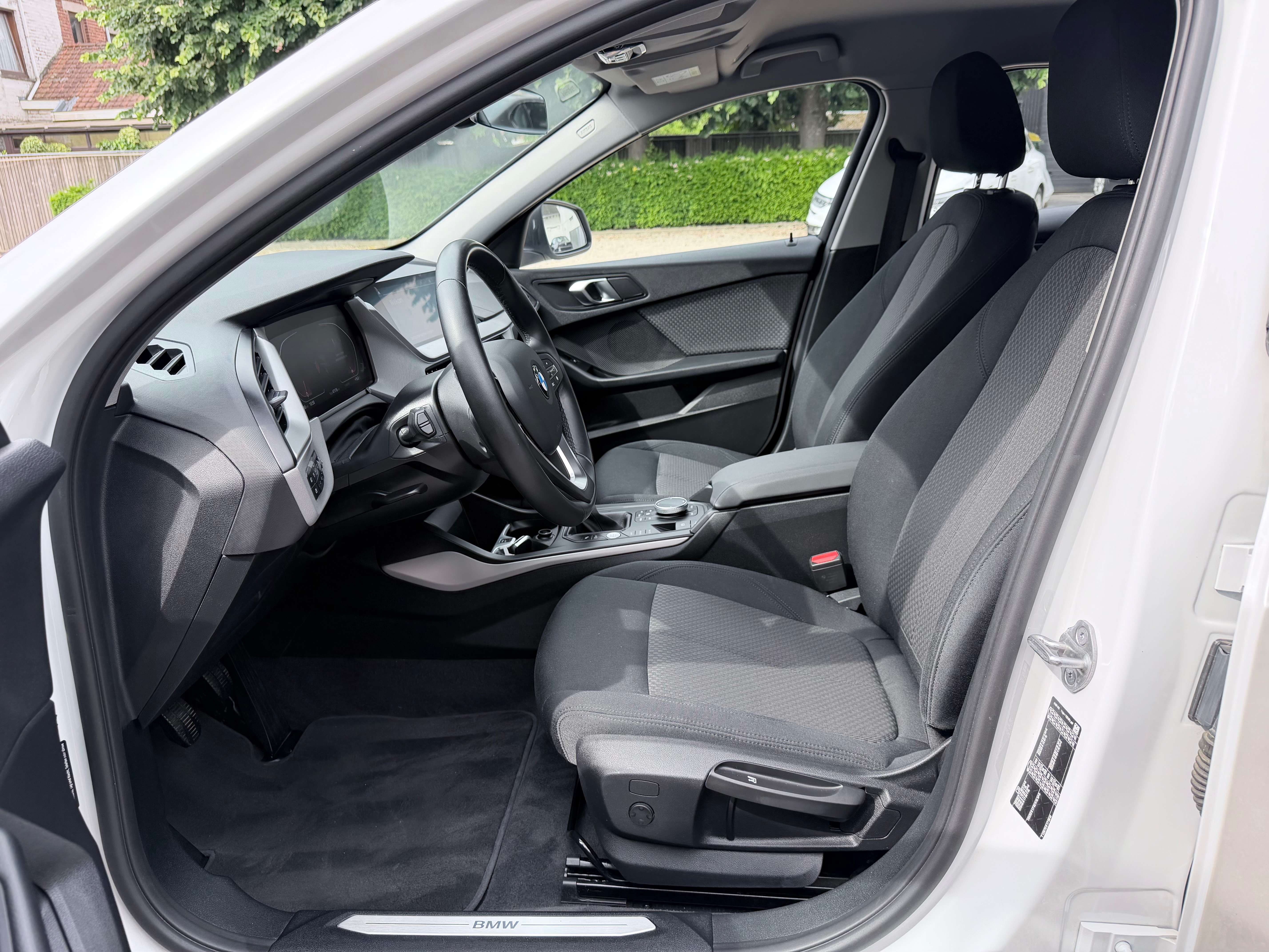 BMW 118 118i 18"M/CARPLAY/NAVI/SAFETY/CRUISE/ZETELVERW.