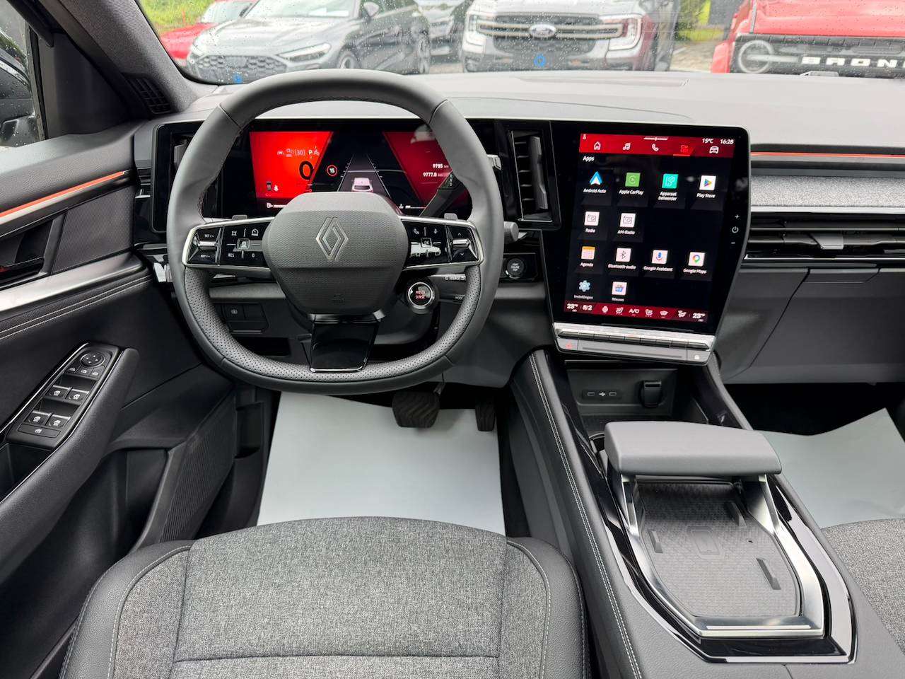 Renault Austral MHEV TECHNO FACELIFT 20" PANO CAMERA APPLE CARPLAY