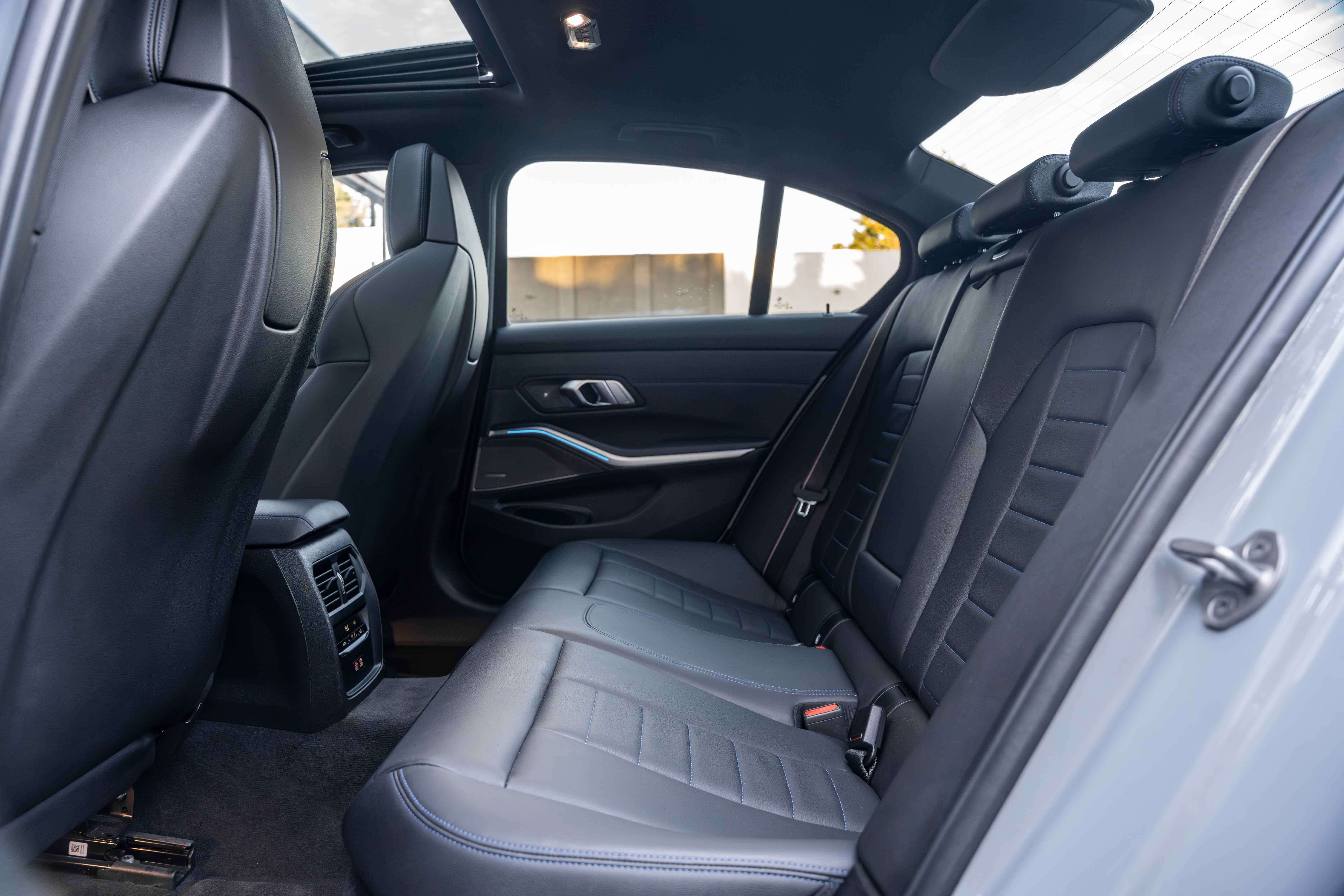 BMW 340 M340i xDrive LASER/OPENDAK/KEYLESS/H&K/360°/ACC/MEMORY/19"