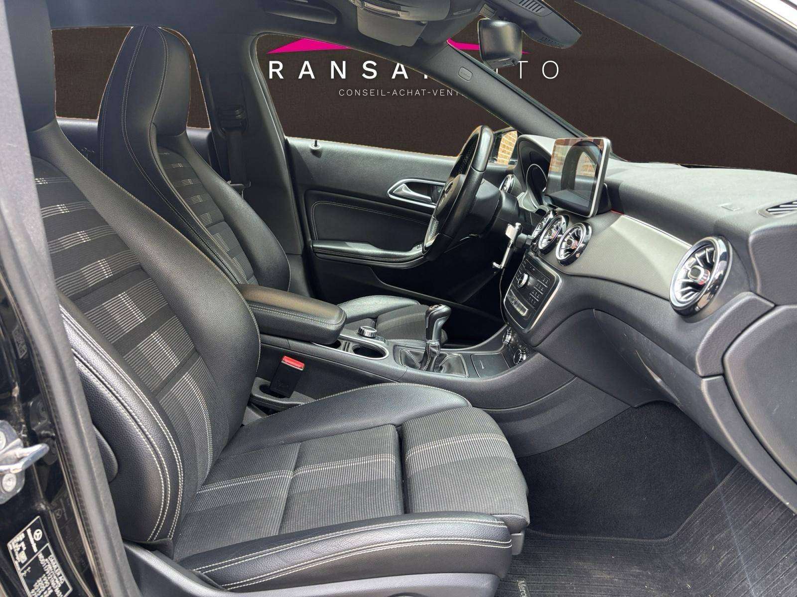 Mercedes-Benz CLA 180 CLA 180 d / Jantes AMG / éclairage d'ambiance / Coffre de toit Mercedes