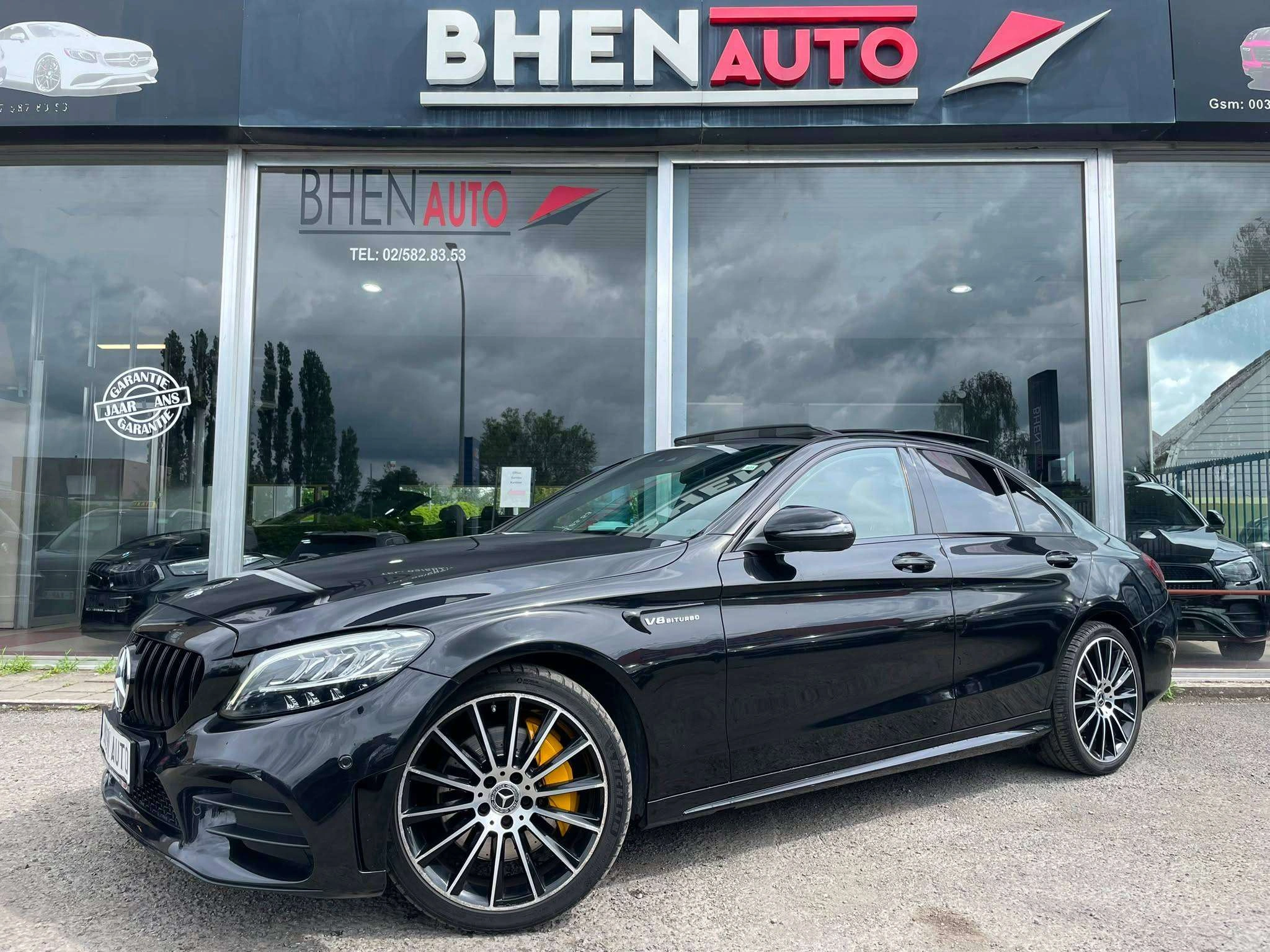 Mercedes-Benz C 300 KIT C63S/TOIT PANO/ECLAIRAGE AMBIANCE/CAMERA/CUIR/GARANTIE 12 MOIS
