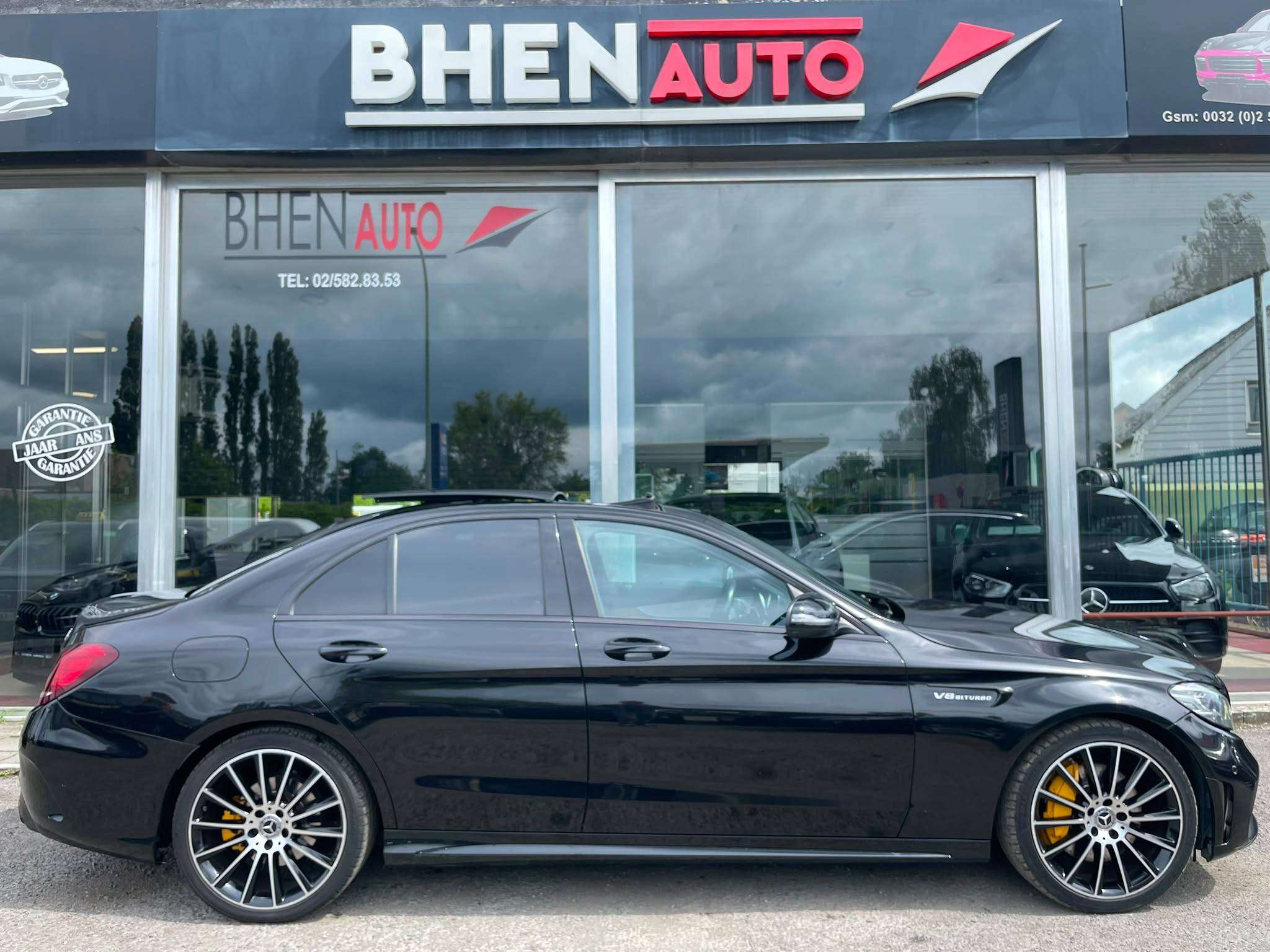 Mercedes-Benz C 300 KIT C63S/TOIT PANO/ECLAIRAGE AMBIANCE/CAMERA/CUIR/GARANTIE 12 MOIS